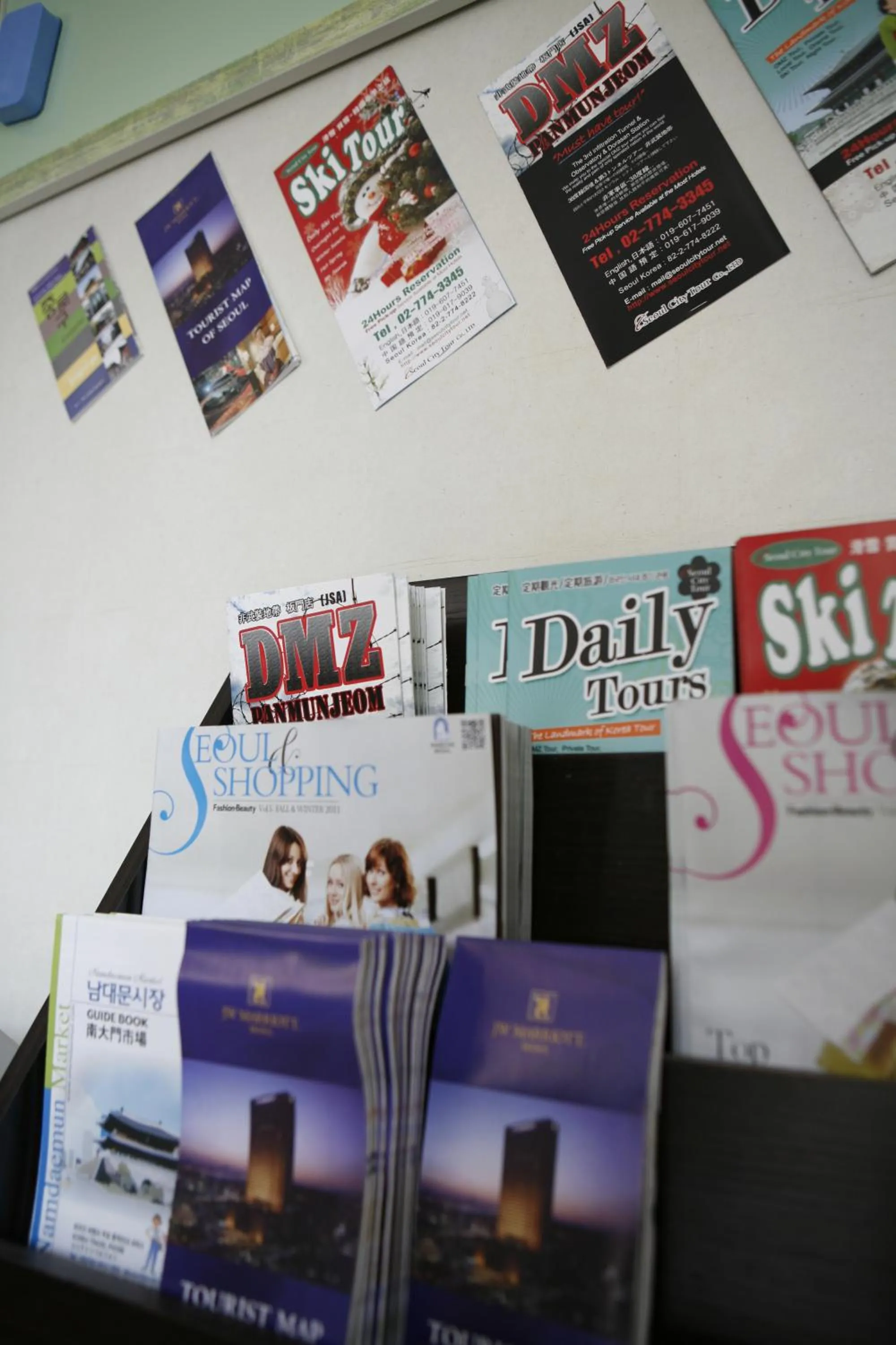 Communal lounge/ TV room in Birdsnest Hostel Hongdae Foreigner only