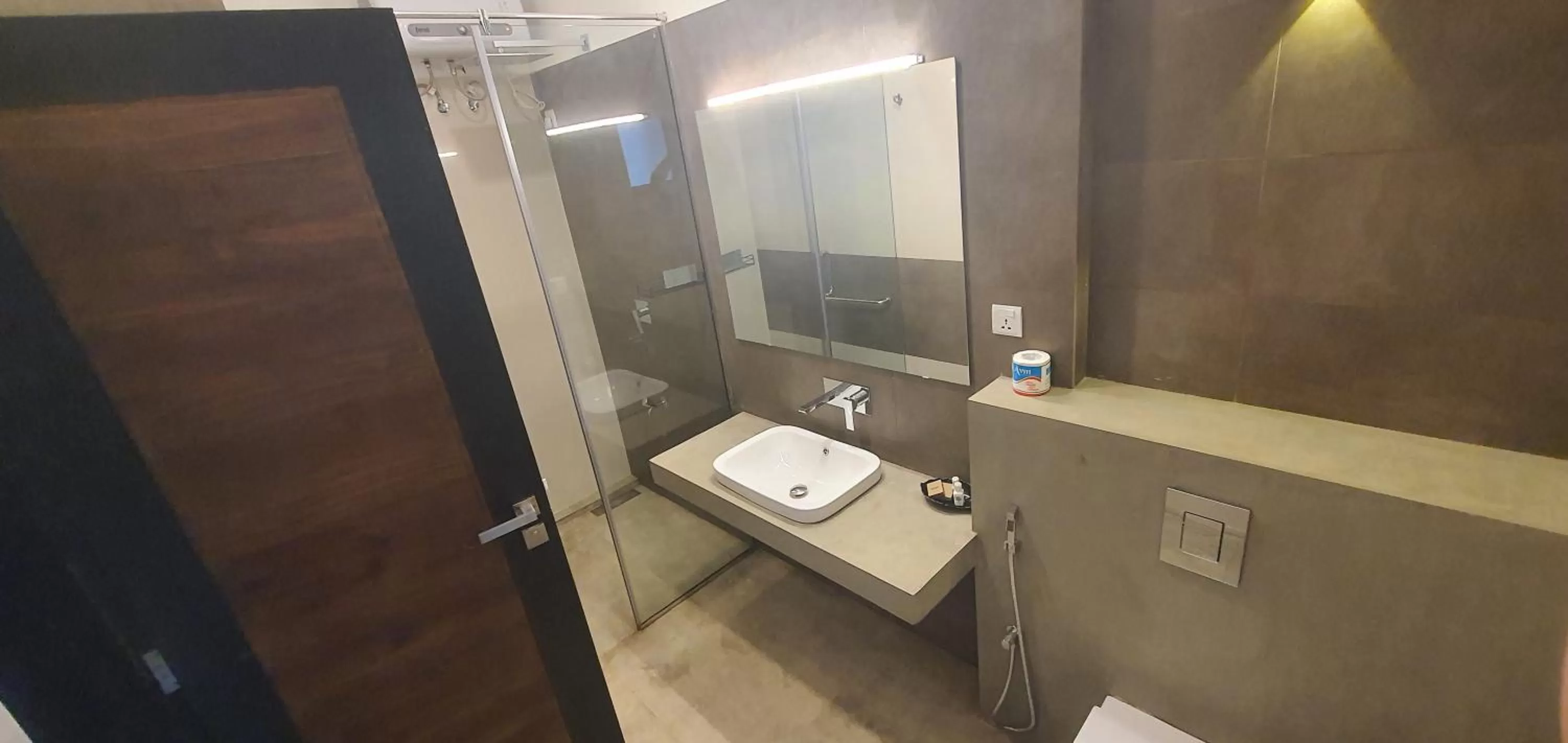 Bathroom in Hotel Kandyan View ''Free pickup from Kandy city''