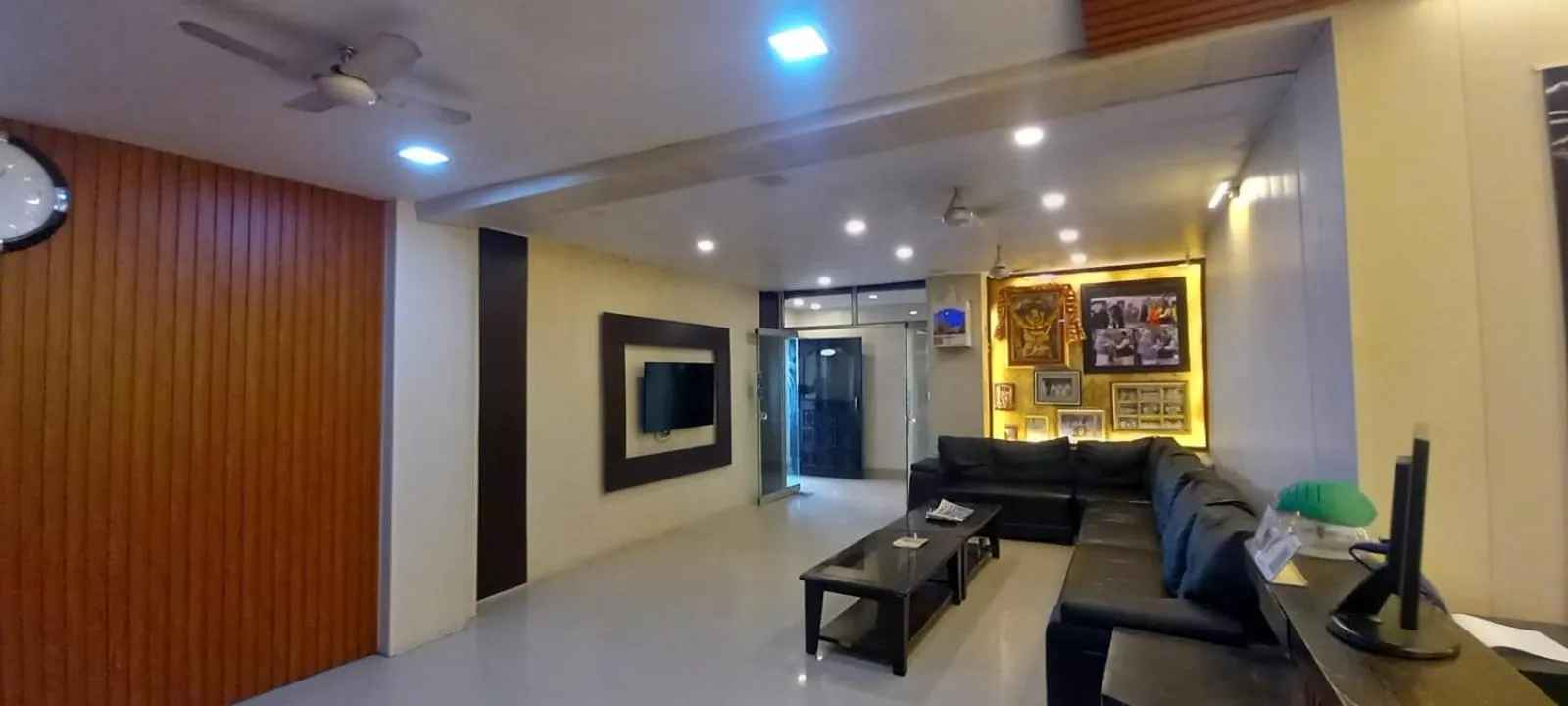 Lobby or reception in Hotel Sita (place on the heritage ghats of benaras)