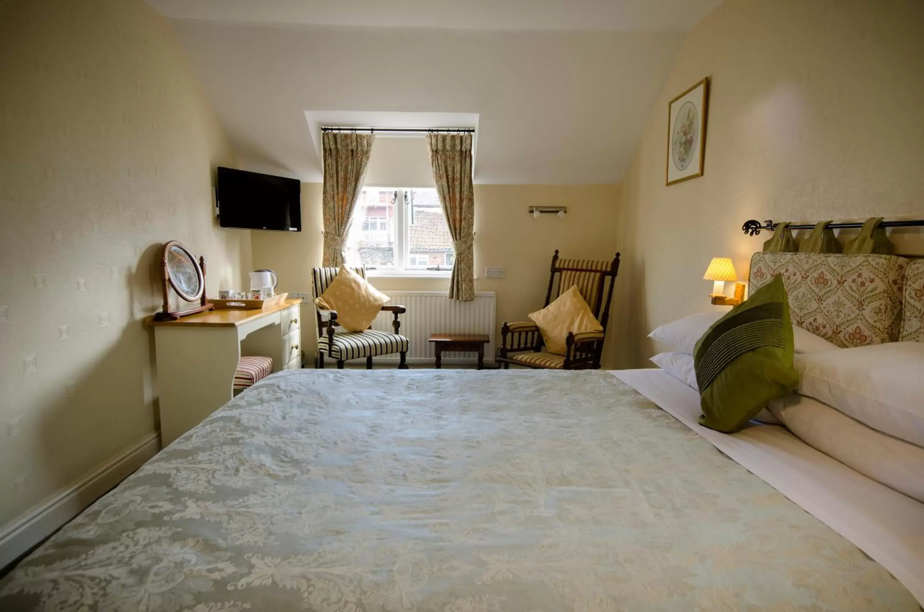 Classic Double Room in The Abbey Hotel & Apartments Classic Double Room in The Abbey Hotel & Apartments