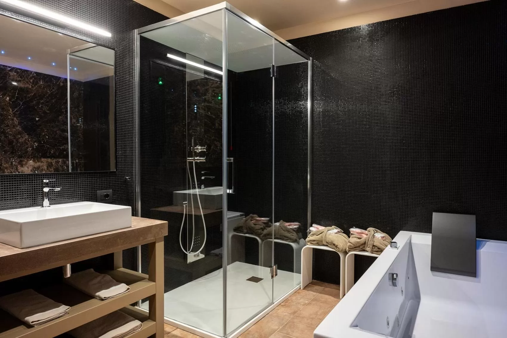 Hot Tub in Altarocca Wine Resort Adults Only