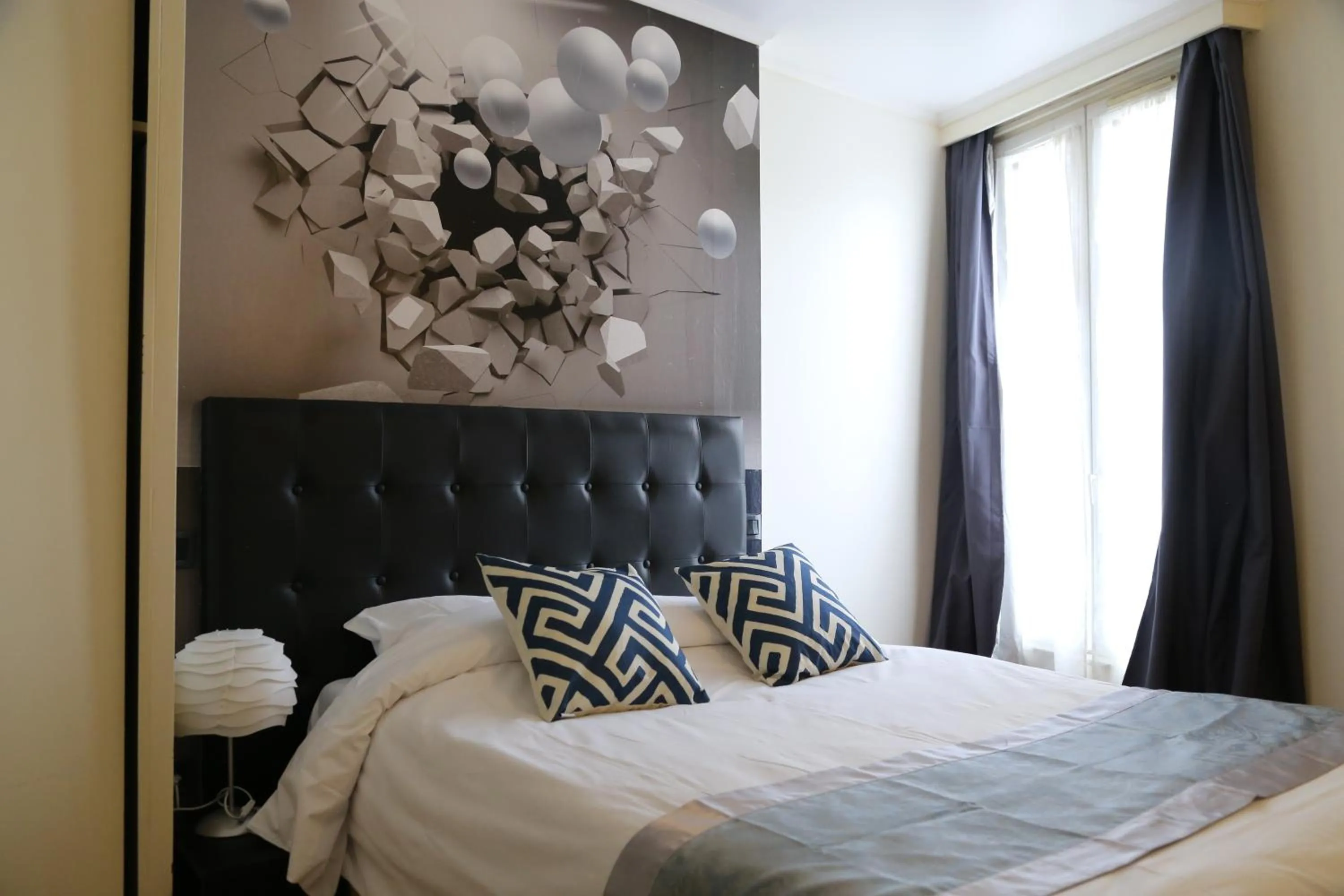 Bedroom, Bed in Hôtel Princesse Isabelle