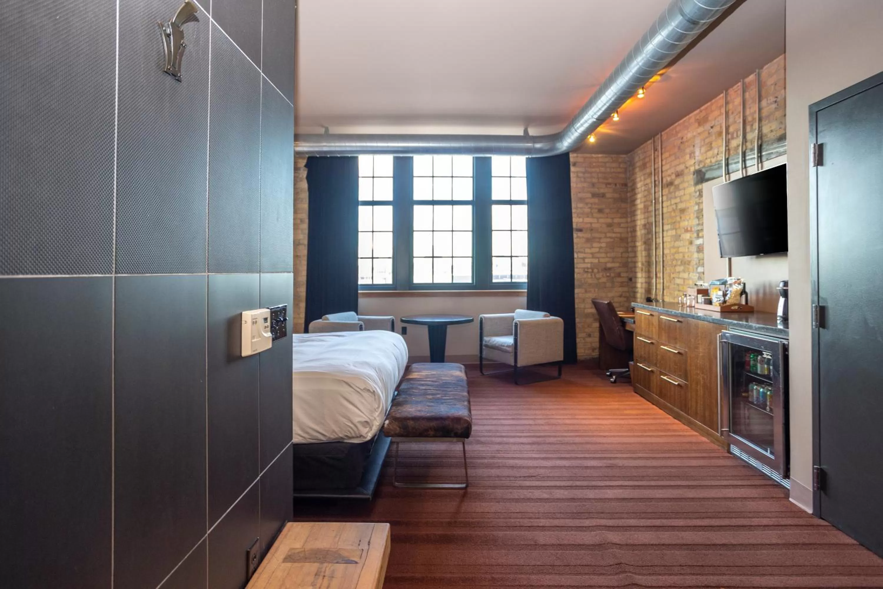 Bedroom, Bed in The Iron Horse Hotel