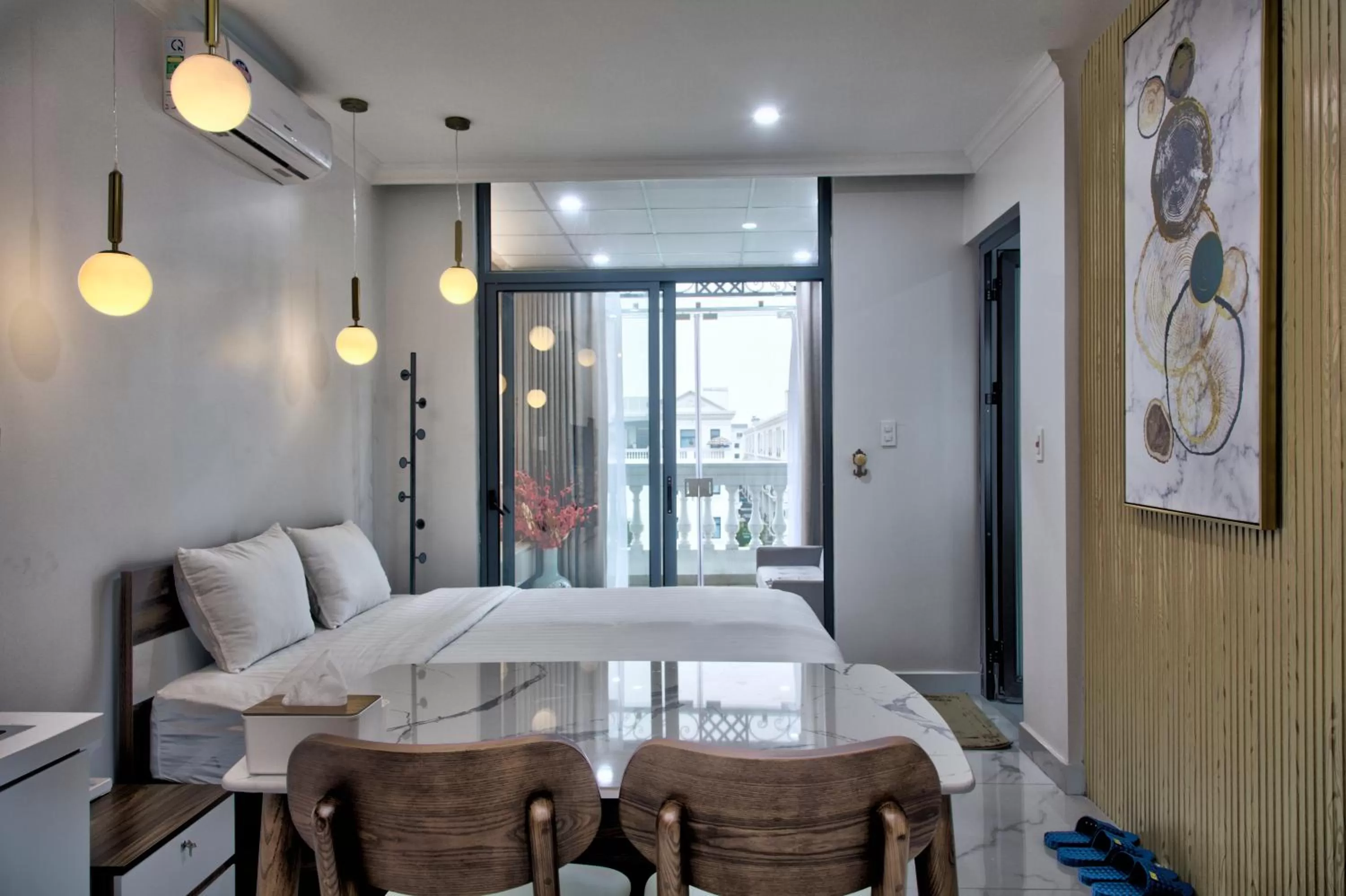 Nightclub / DJ, Seating Area in The Flamboyant #StayWork Vinhomes Marina