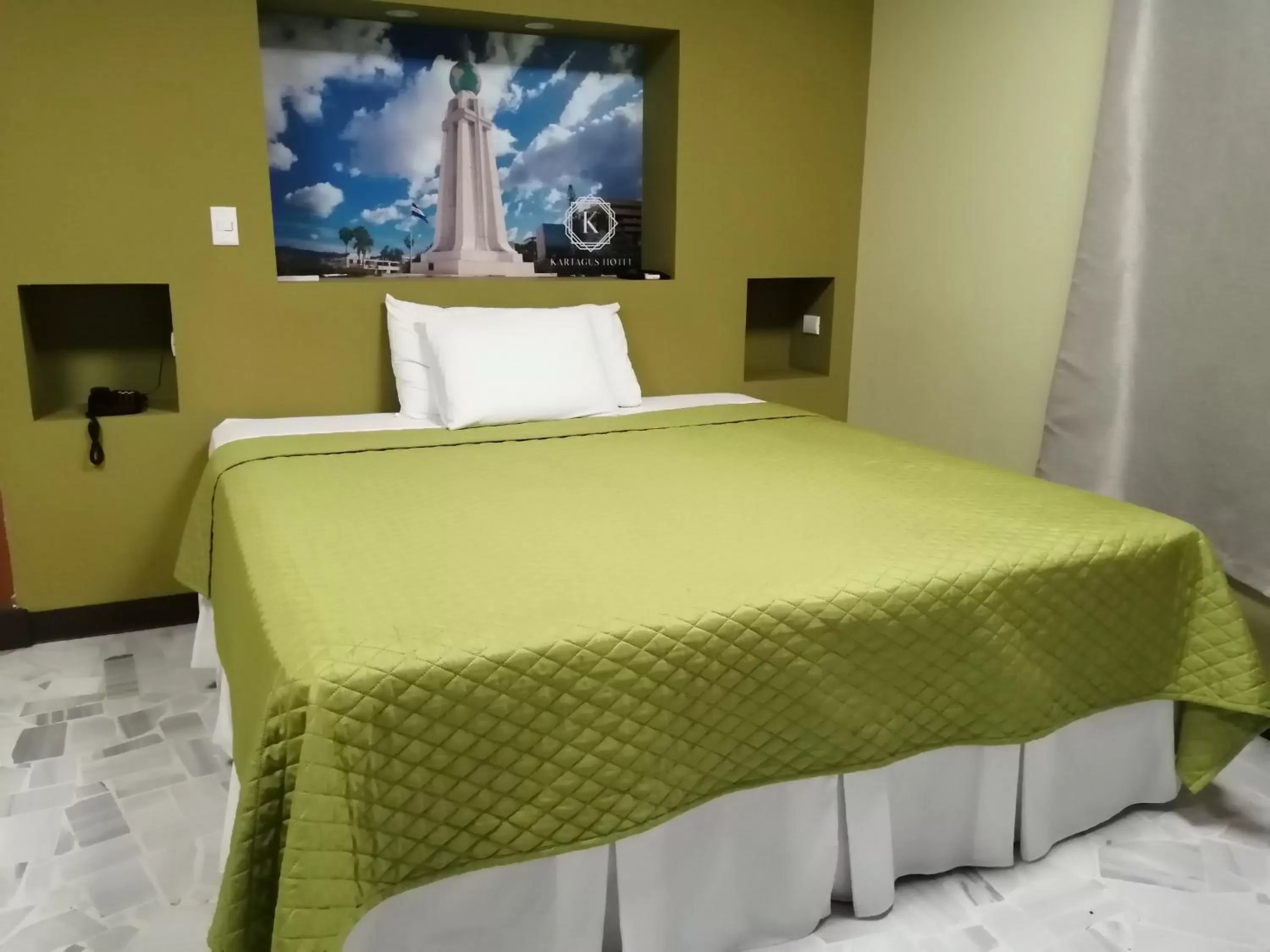 Bed in Kartagus Hotel