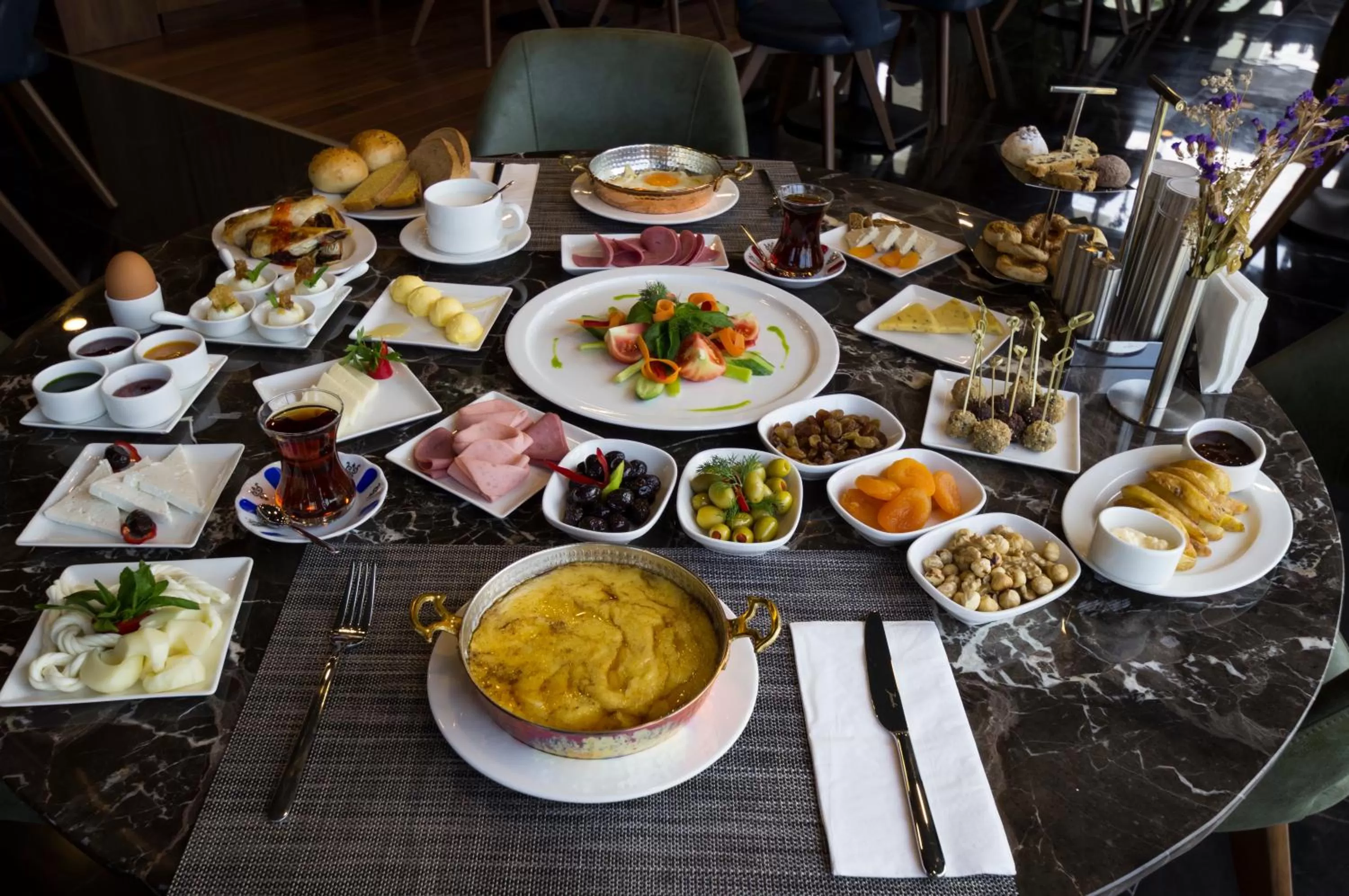 Restaurant/places to eat in Park Dedeman Trabzon