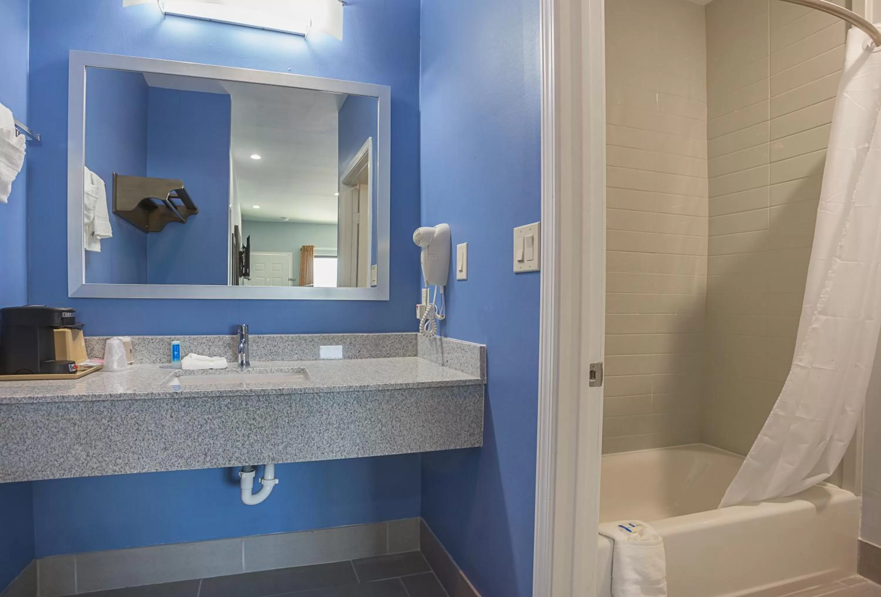 Bathroom in Home Place Inn Spring I-45 North and 1960