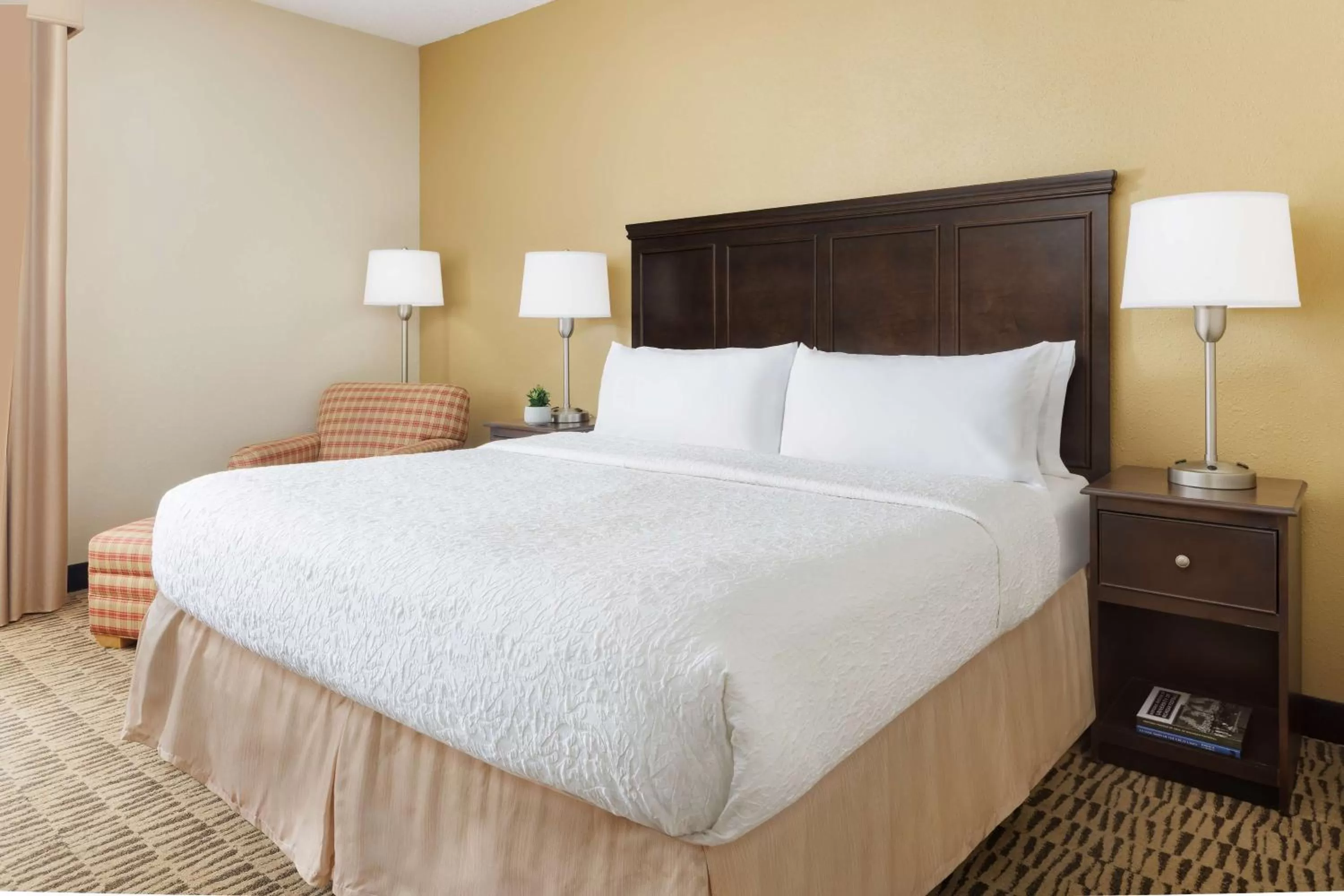 Bed in Countryside Inn Jackson