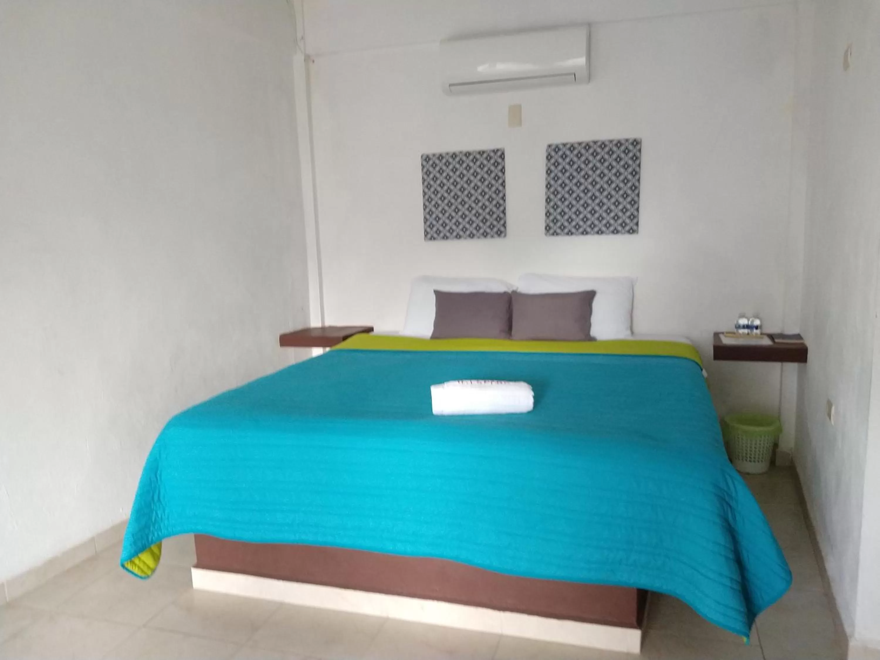 Bed in Hotel España