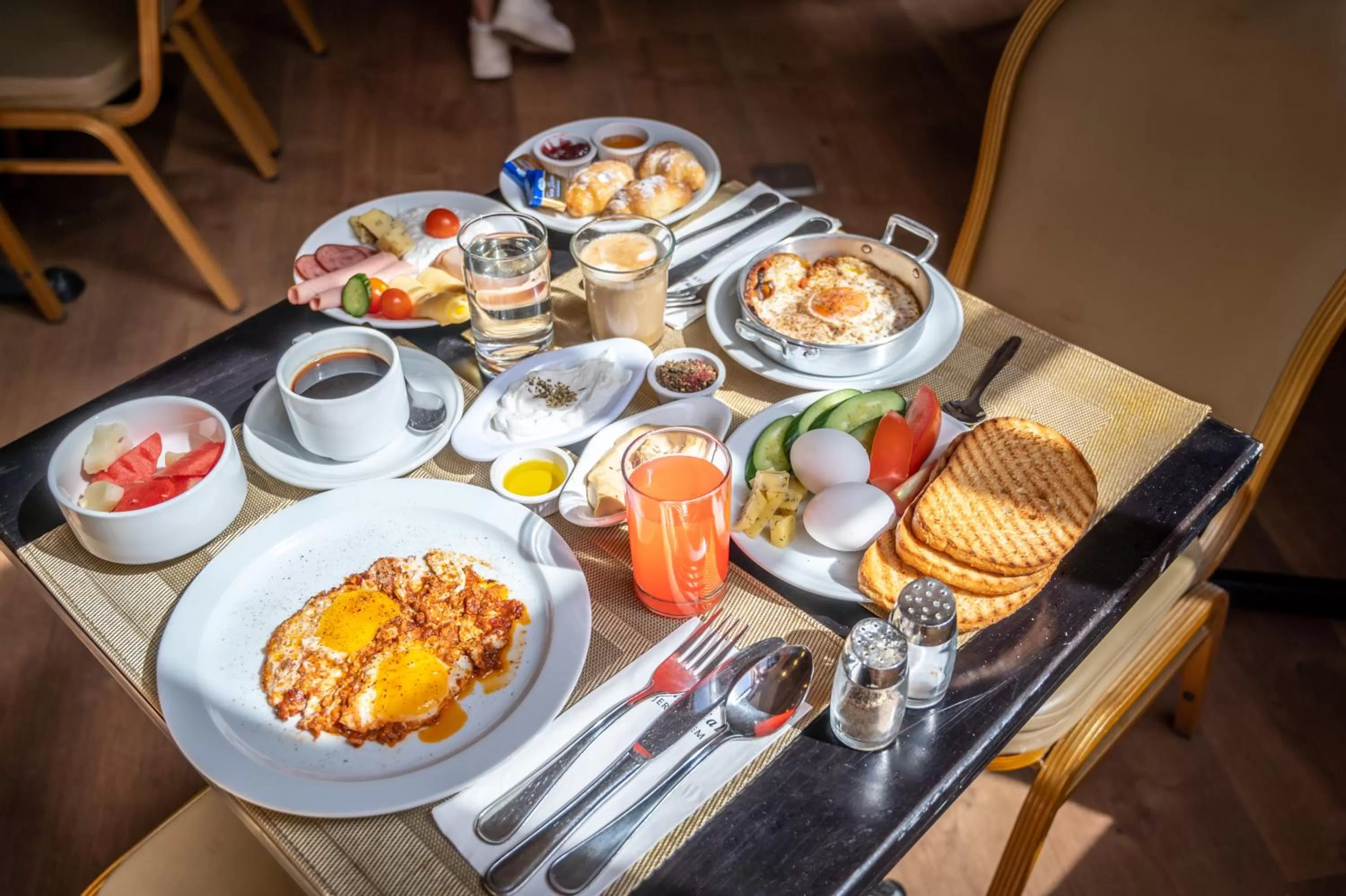 Breakfast in New Imperial Hotel