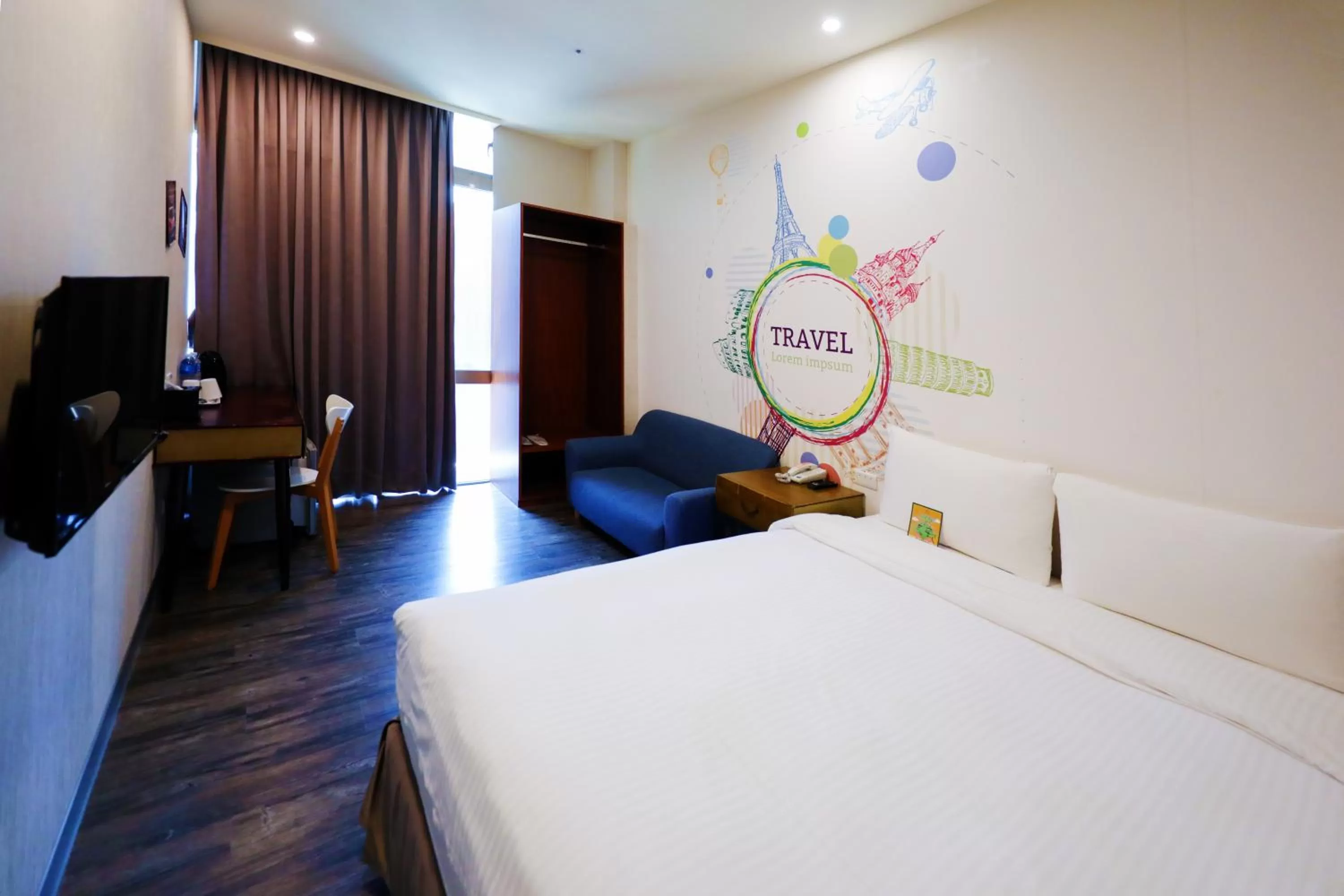 Photo of the whole room, Bed in Skyone Hotel