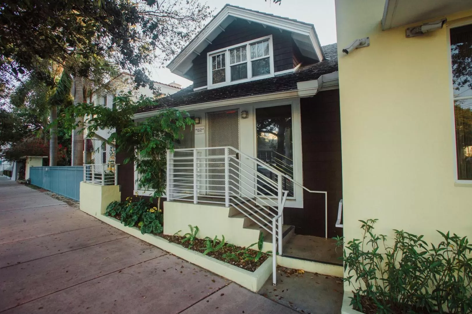 Day in Villa Italia South Beach