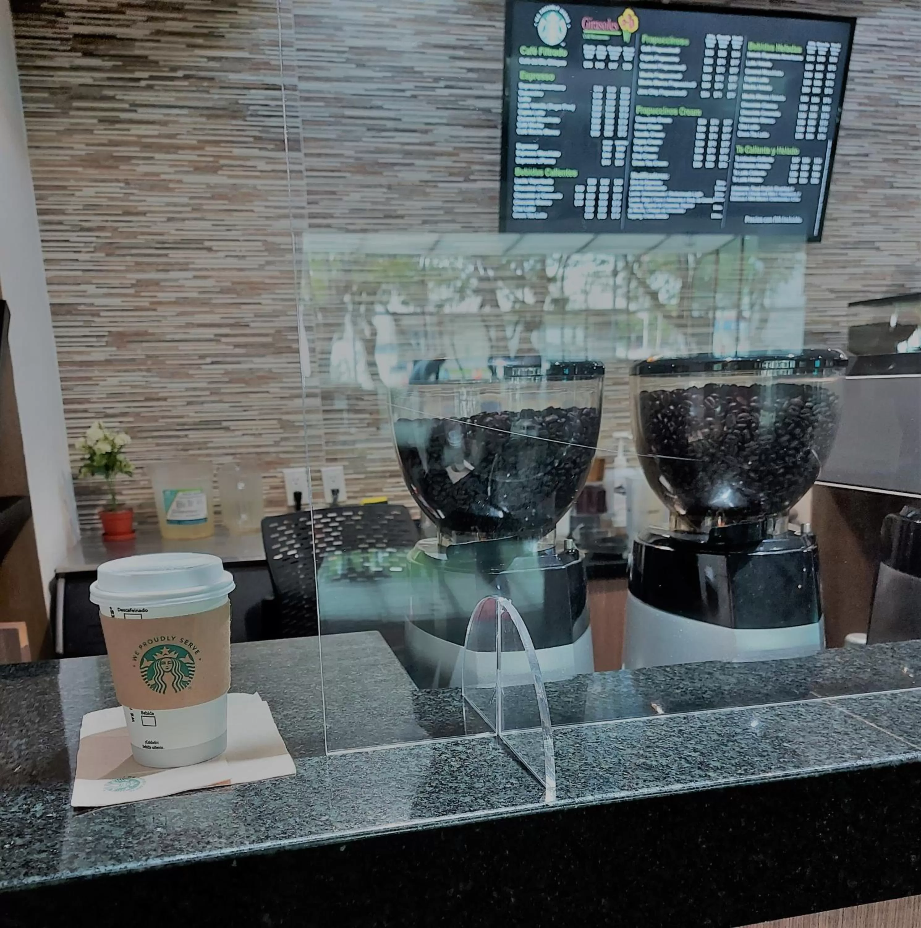 Coffee/tea facilities in Holiday Inn Guadalajara Select by IHG