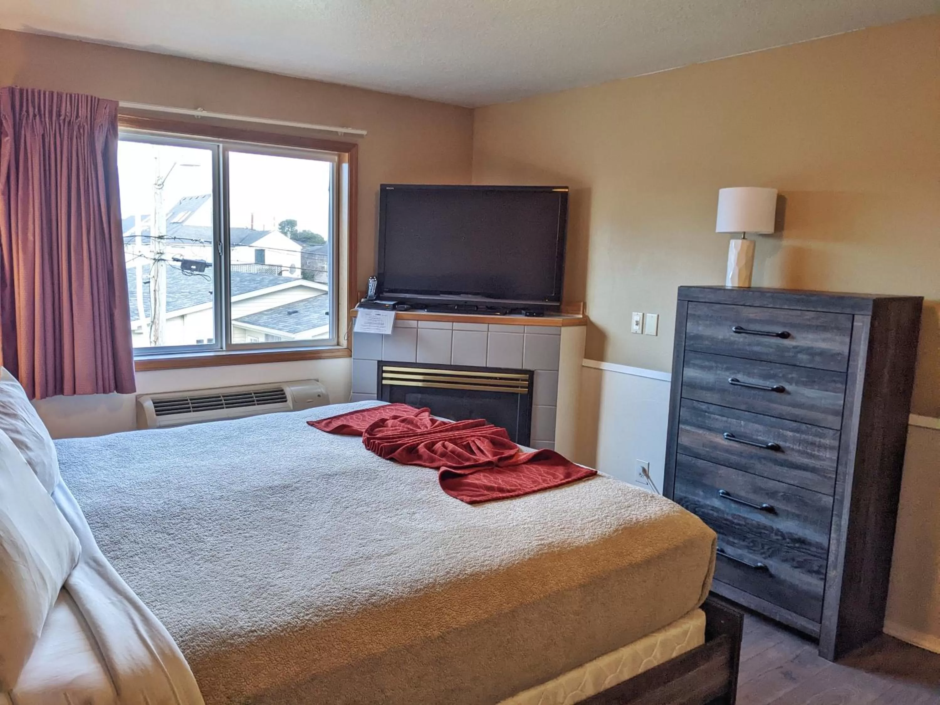 Bed in Hillcrest Inn