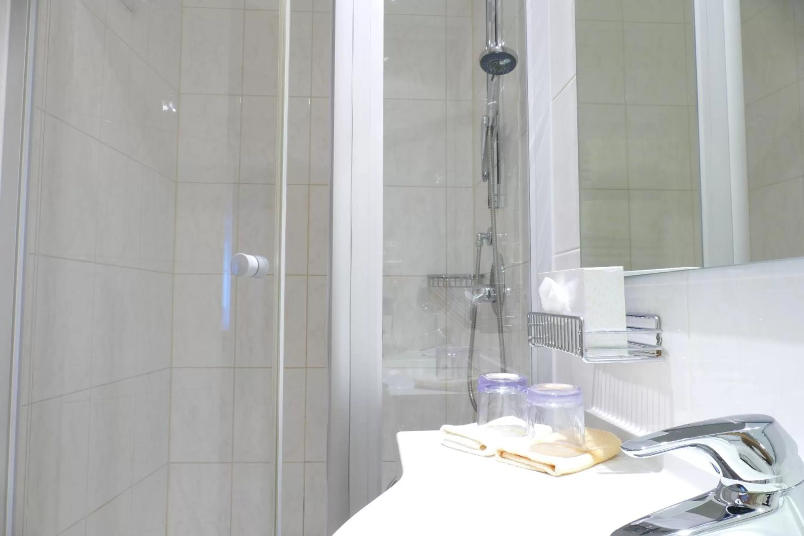 Bathroom in Altstadthotel "Zum Hechten"