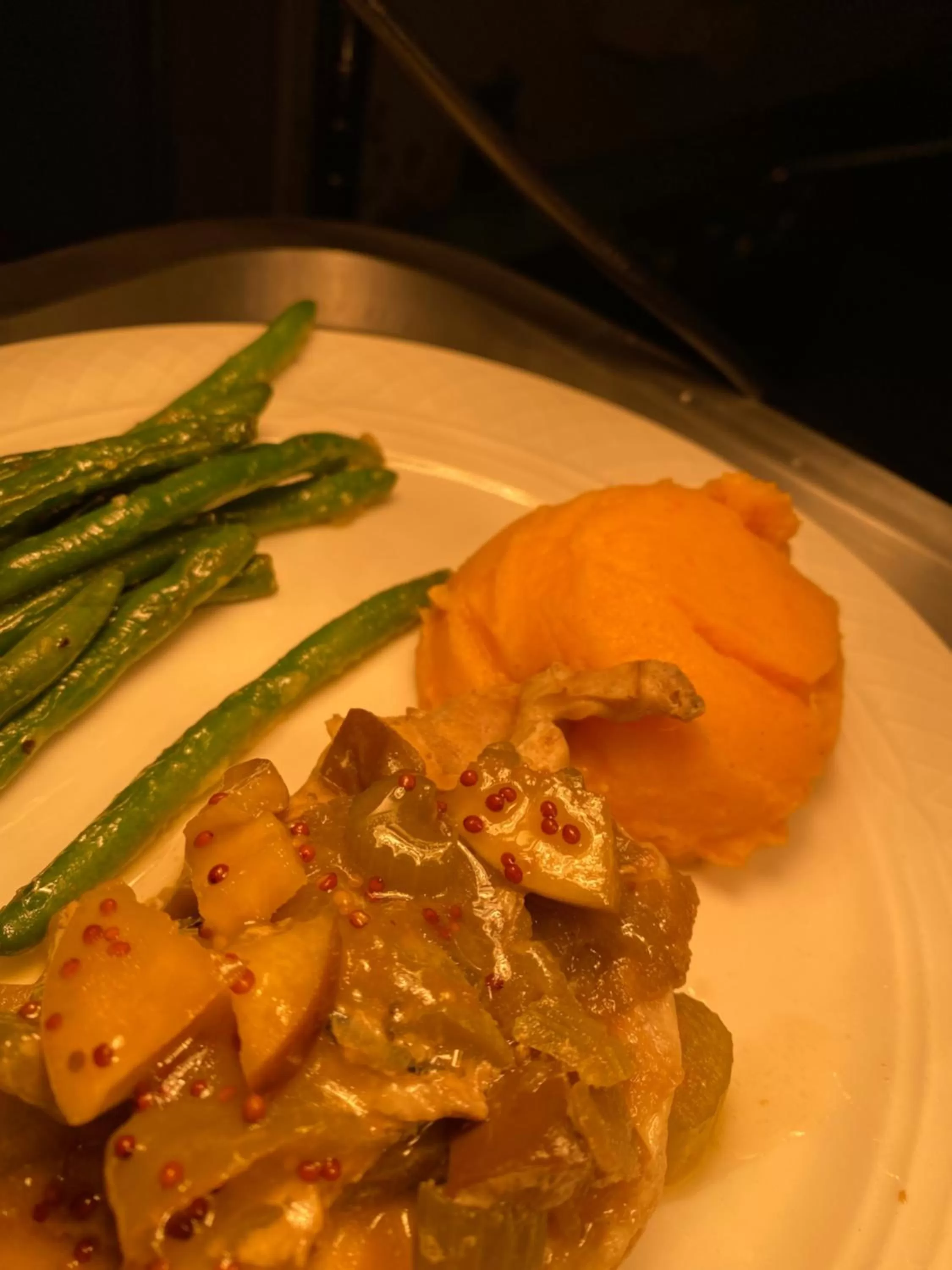 Food and drinks in Inn On The River