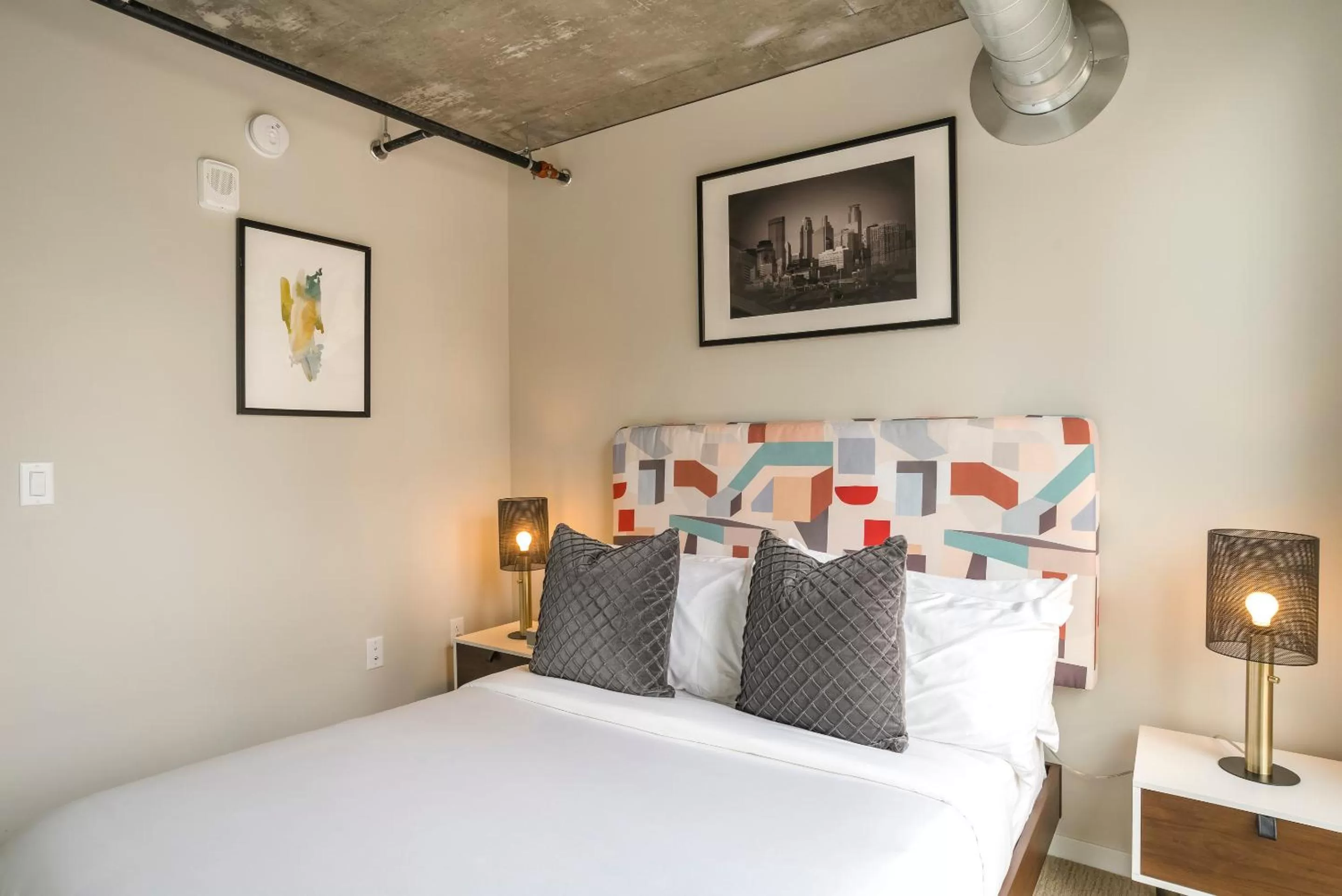 Bed in Mint House Minneapolis - Downtown West