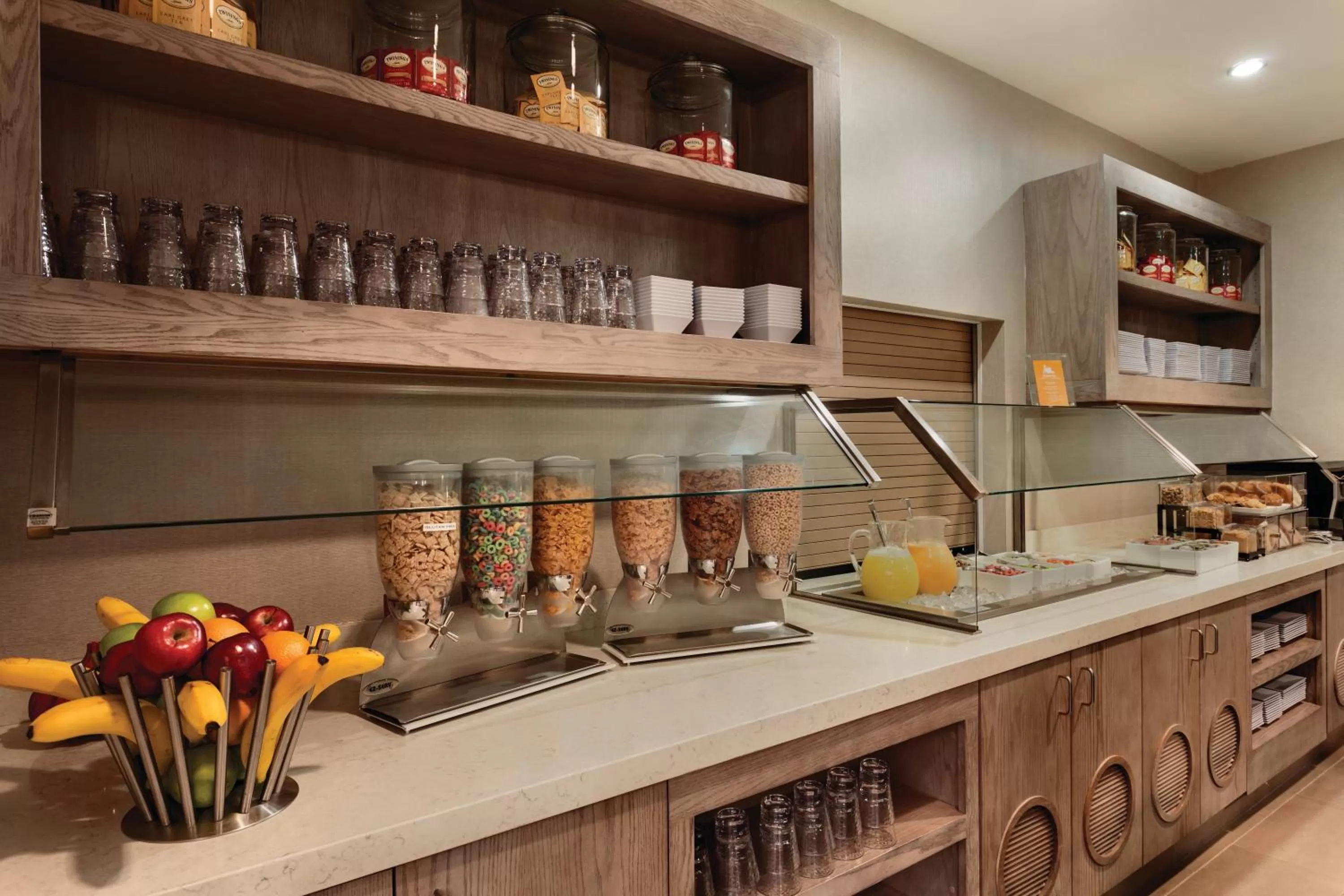 Restaurant/places to eat in Hyatt House Denver Tech Center