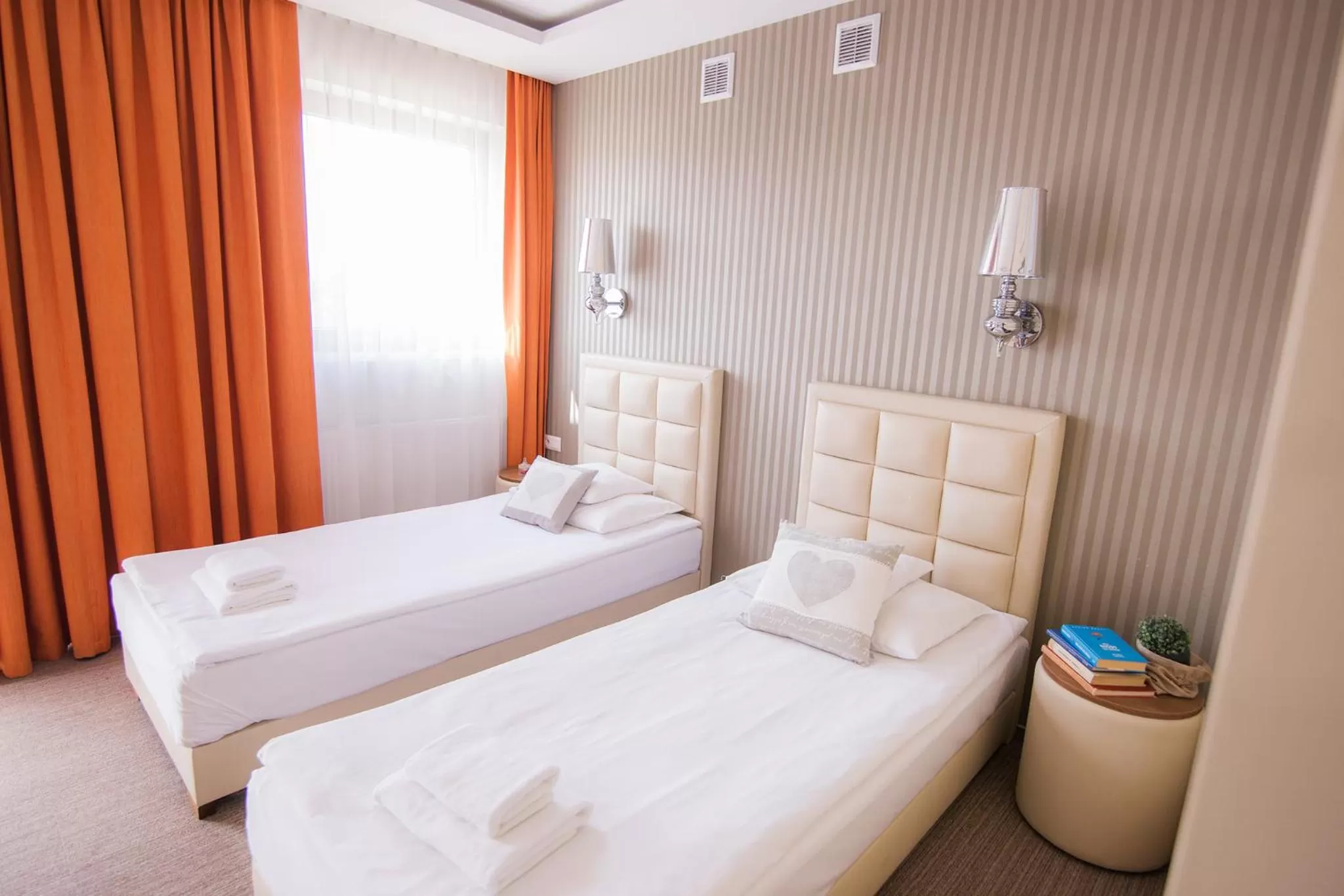 Shower, Bed in Hotel Wróblewscy