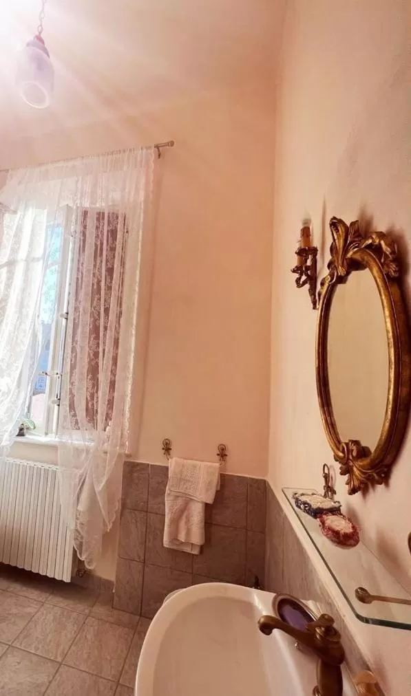 Bathroom in Bed and Breakfast Villa Adelina