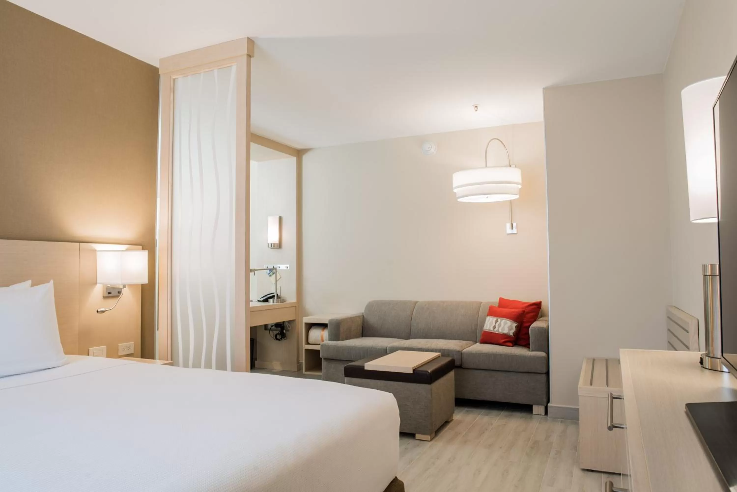 Living room, Bed in Hyatt Place Managua