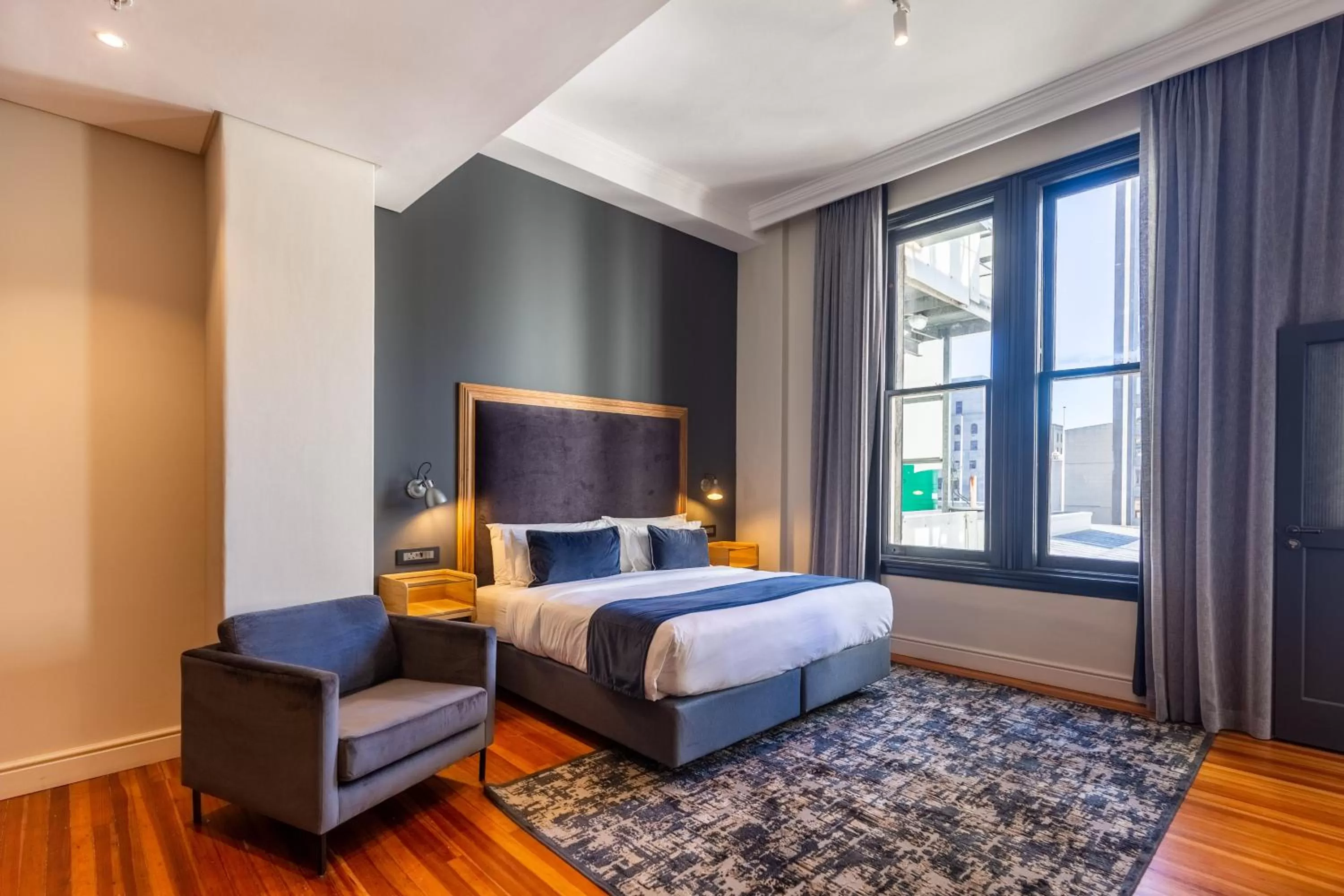 Bed in Old Bank Hotel - Lion Roars Hotels & Lodges