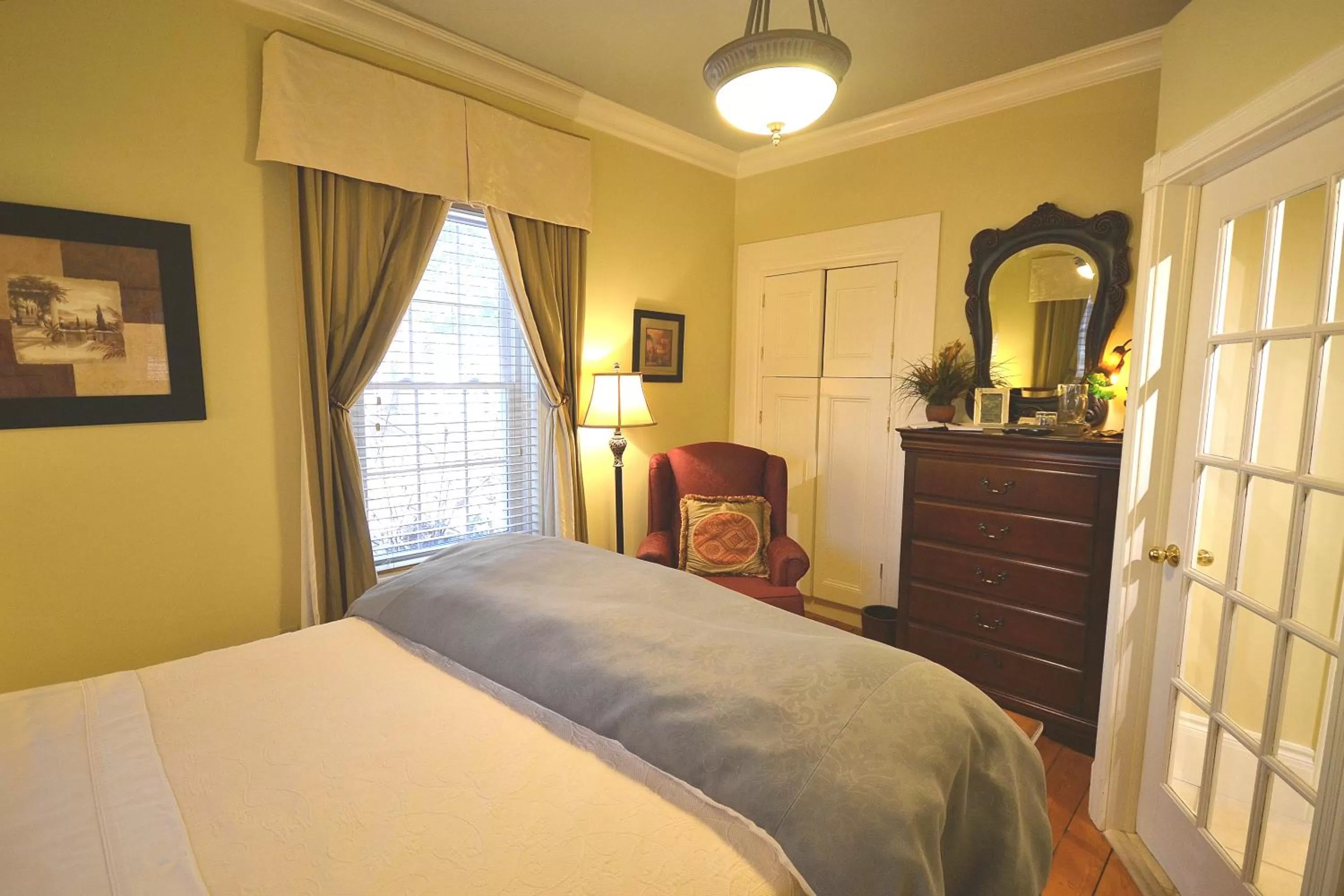 Bed in Briarwood Bed & Breakfast