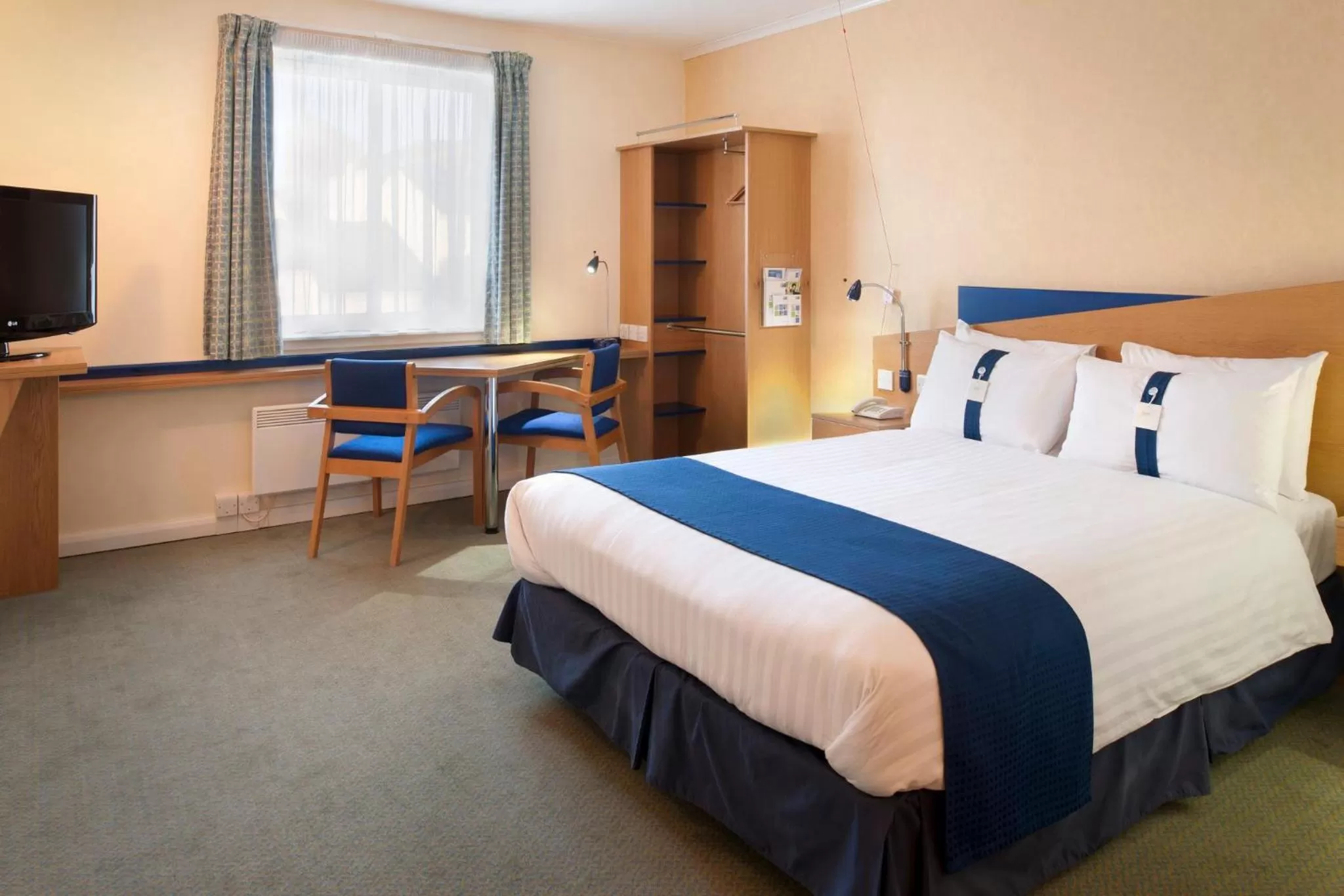 Photo of the whole room, Bed in Holiday Inn Express Aberdeen City Centre by IHG