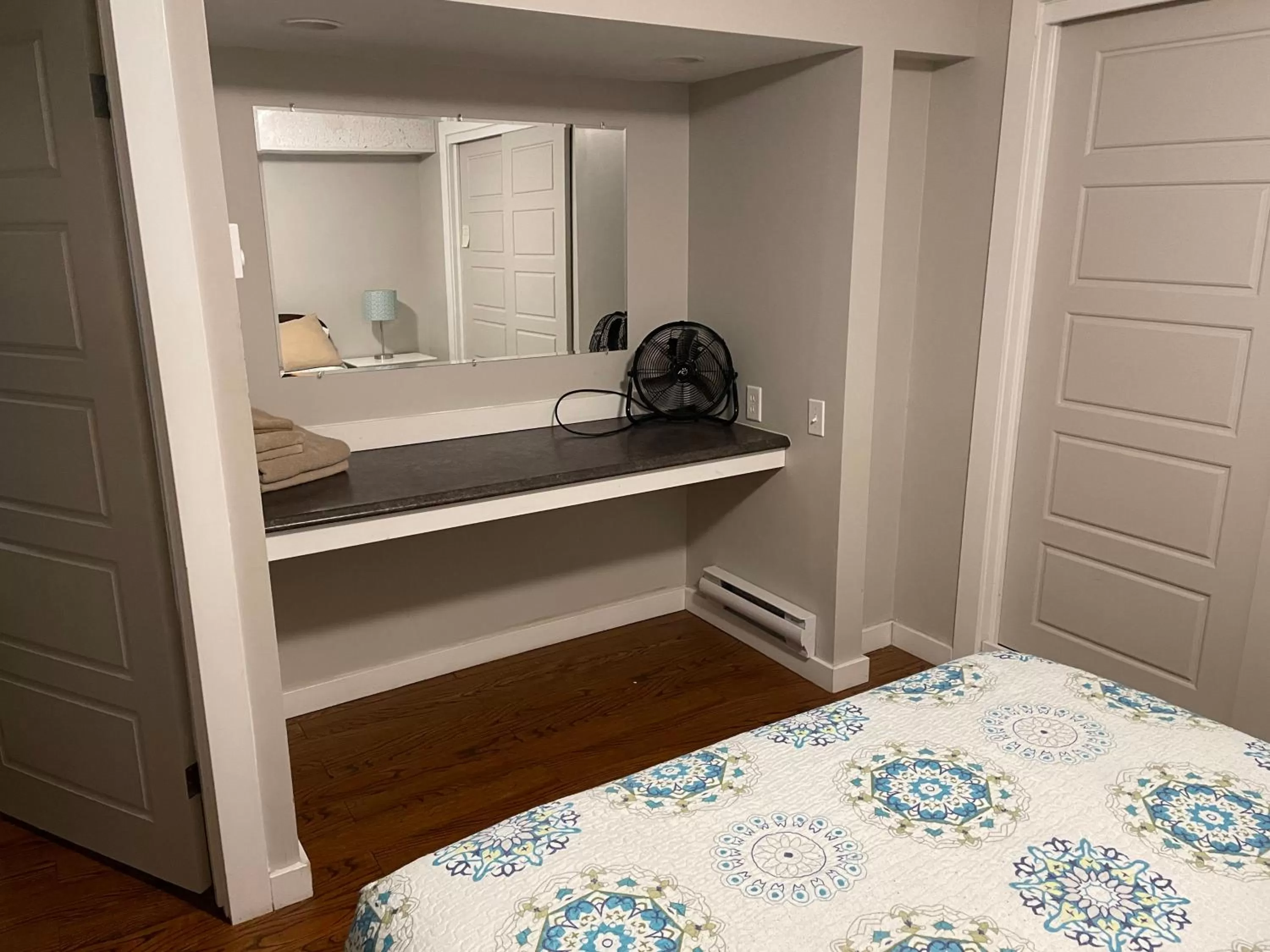 Bed in Rivers End Motel