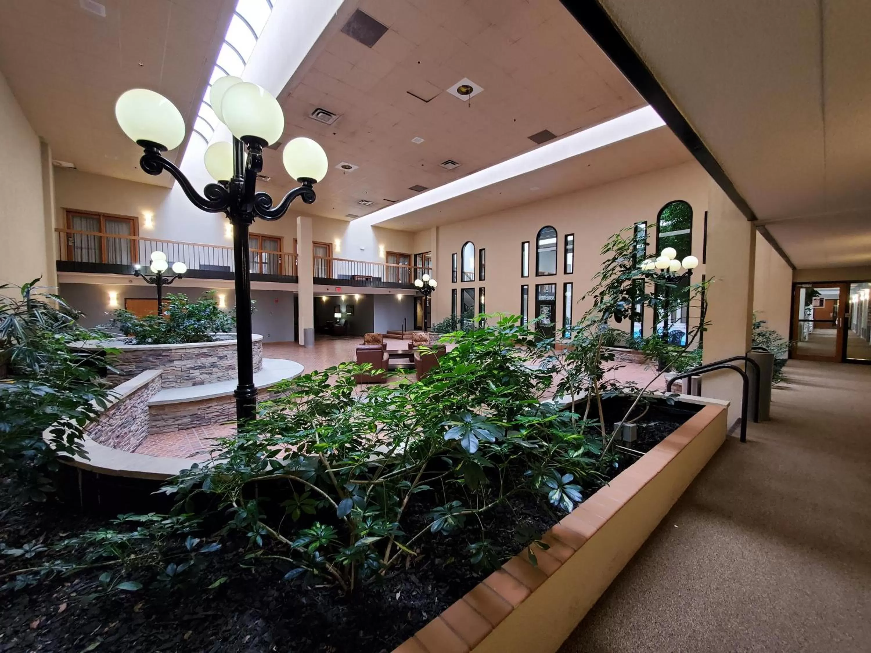 Inner courtyard view in Ramkota Hotel Pierre