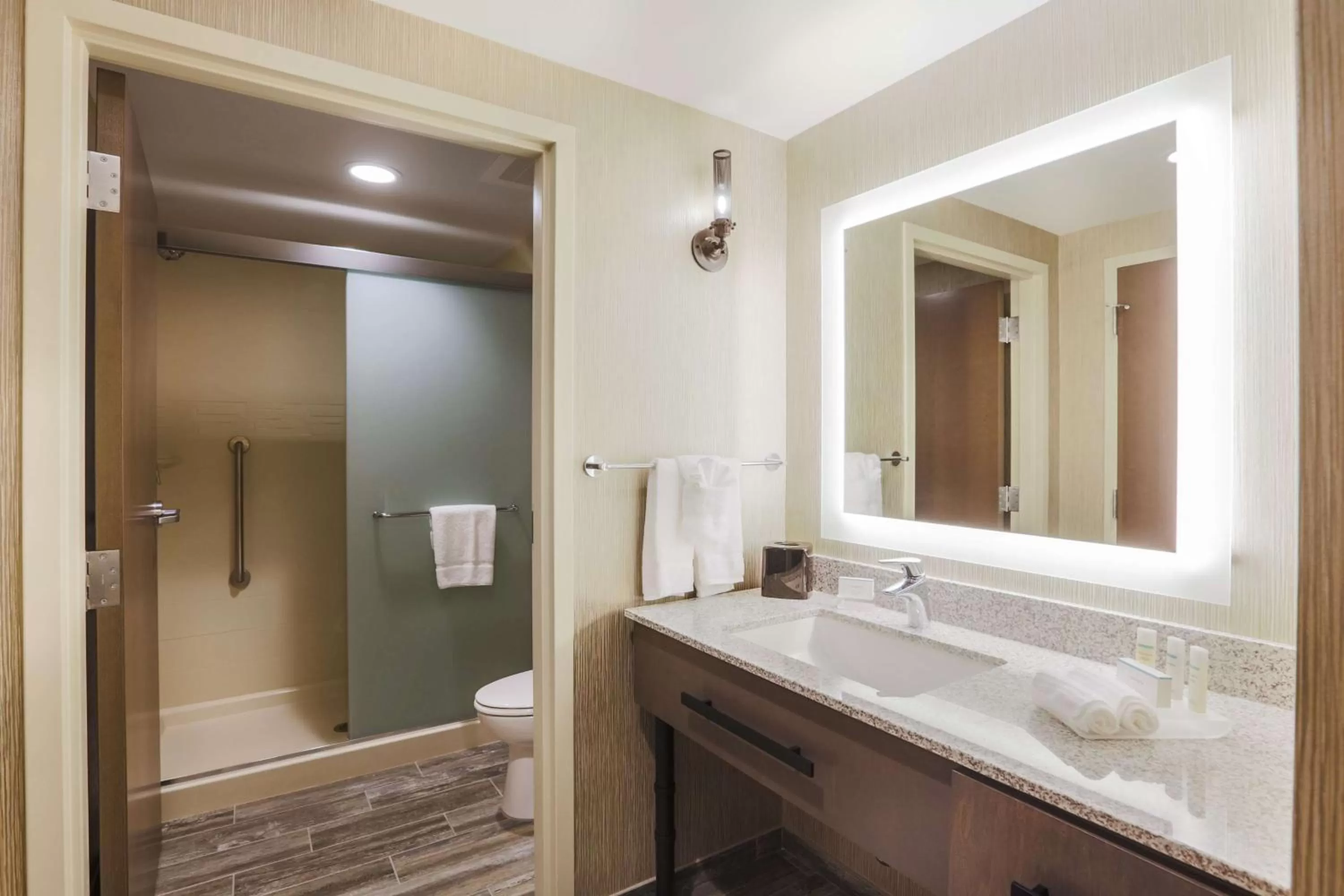 Bathroom in Homewood Suites By Hilton Charleston Historic District