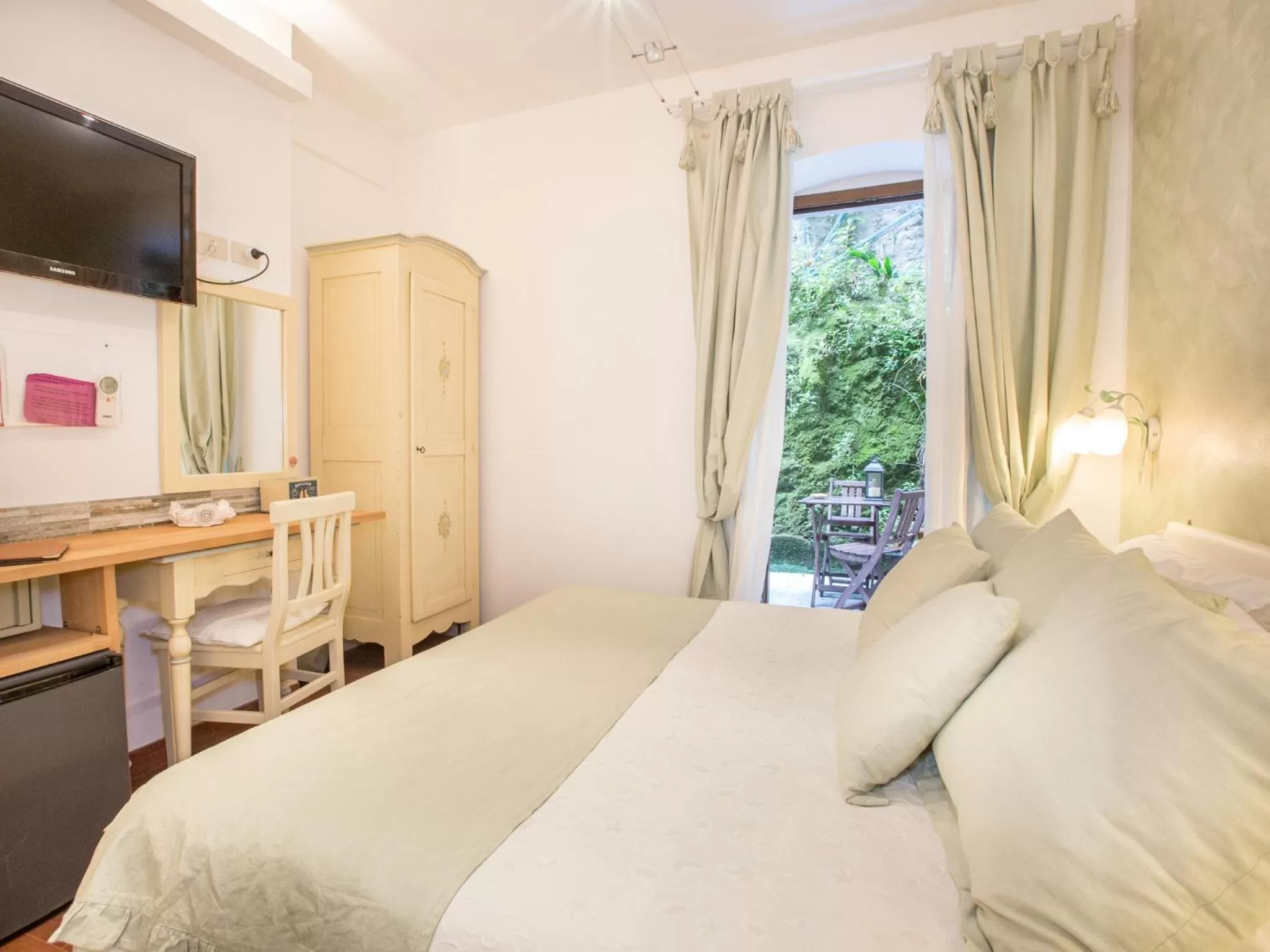 Bedroom, Bed in Hotel Marina