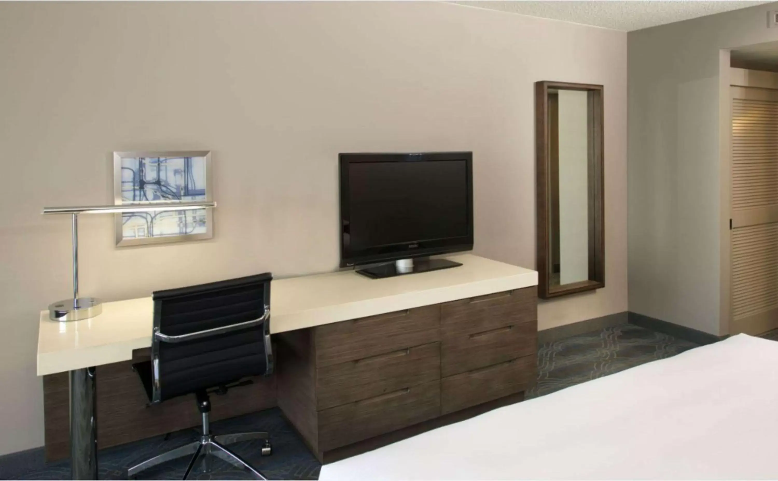 Deluxe Double Room with Two Double Beds - Disability Access/Bath Tub in DoubleTree by Hilton Bloomington Minneapolis South Deluxe Double Room with Two Double Beds - Disability Access/Bath Tub in DoubleTree by Hilton Bloomington Minneapolis South