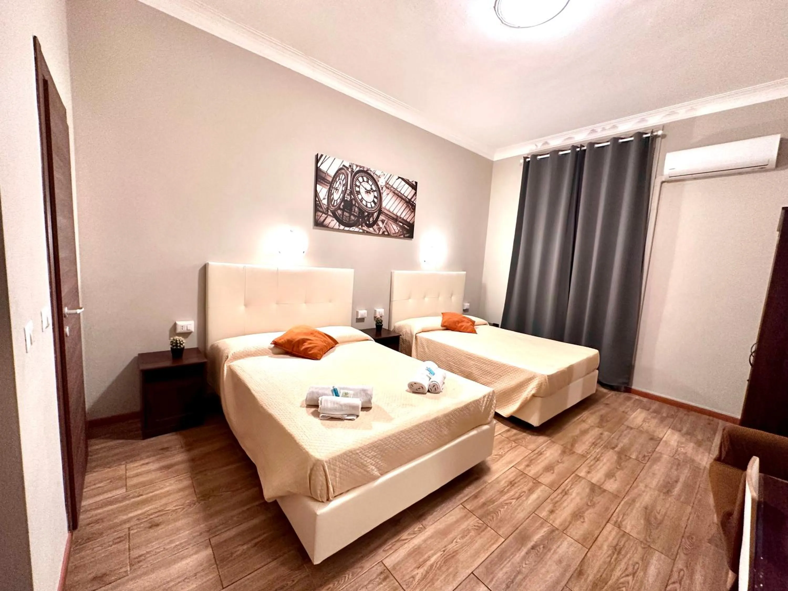 Bed in Golden Milano Hotel