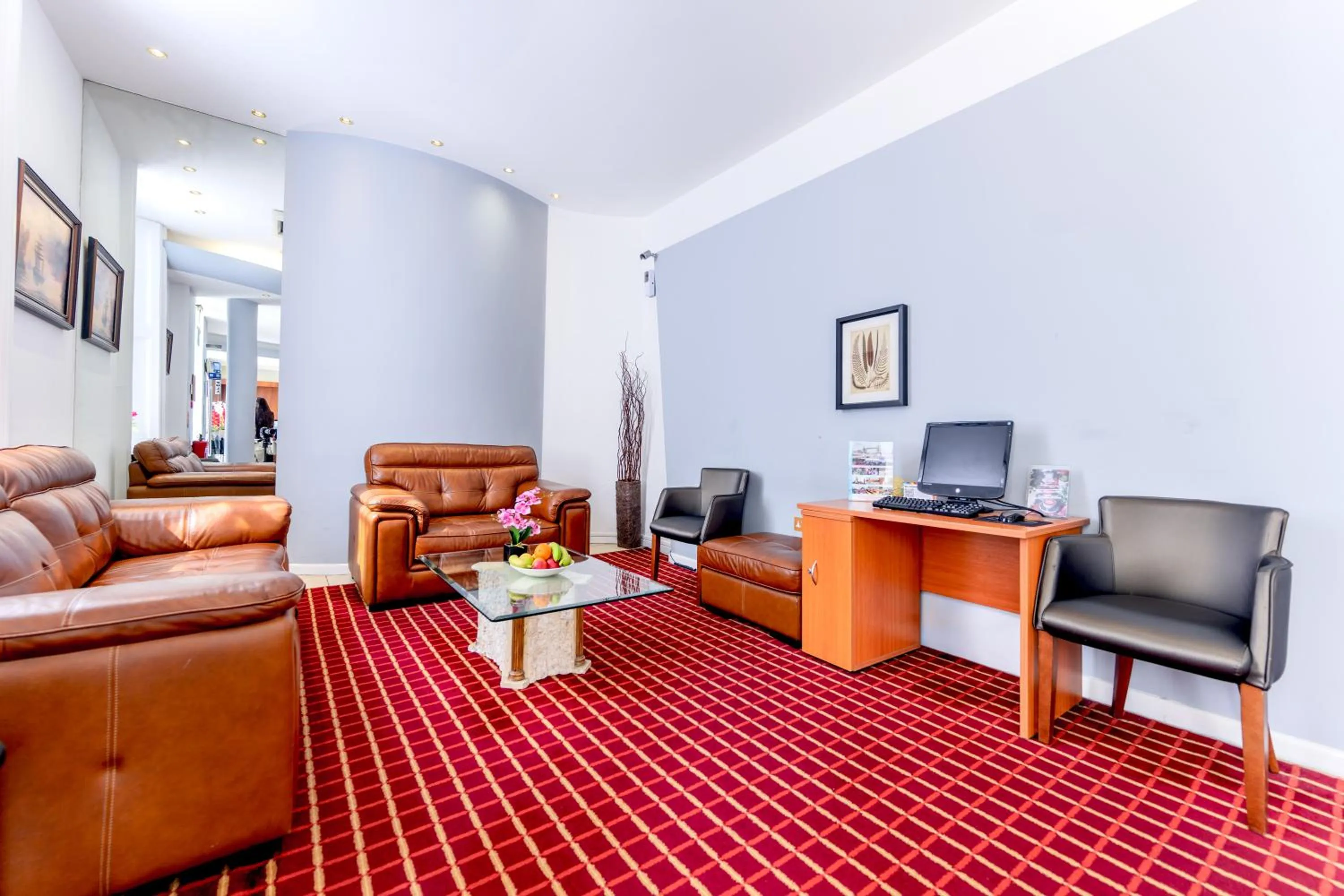 Lobby or reception in Brunel Hotel