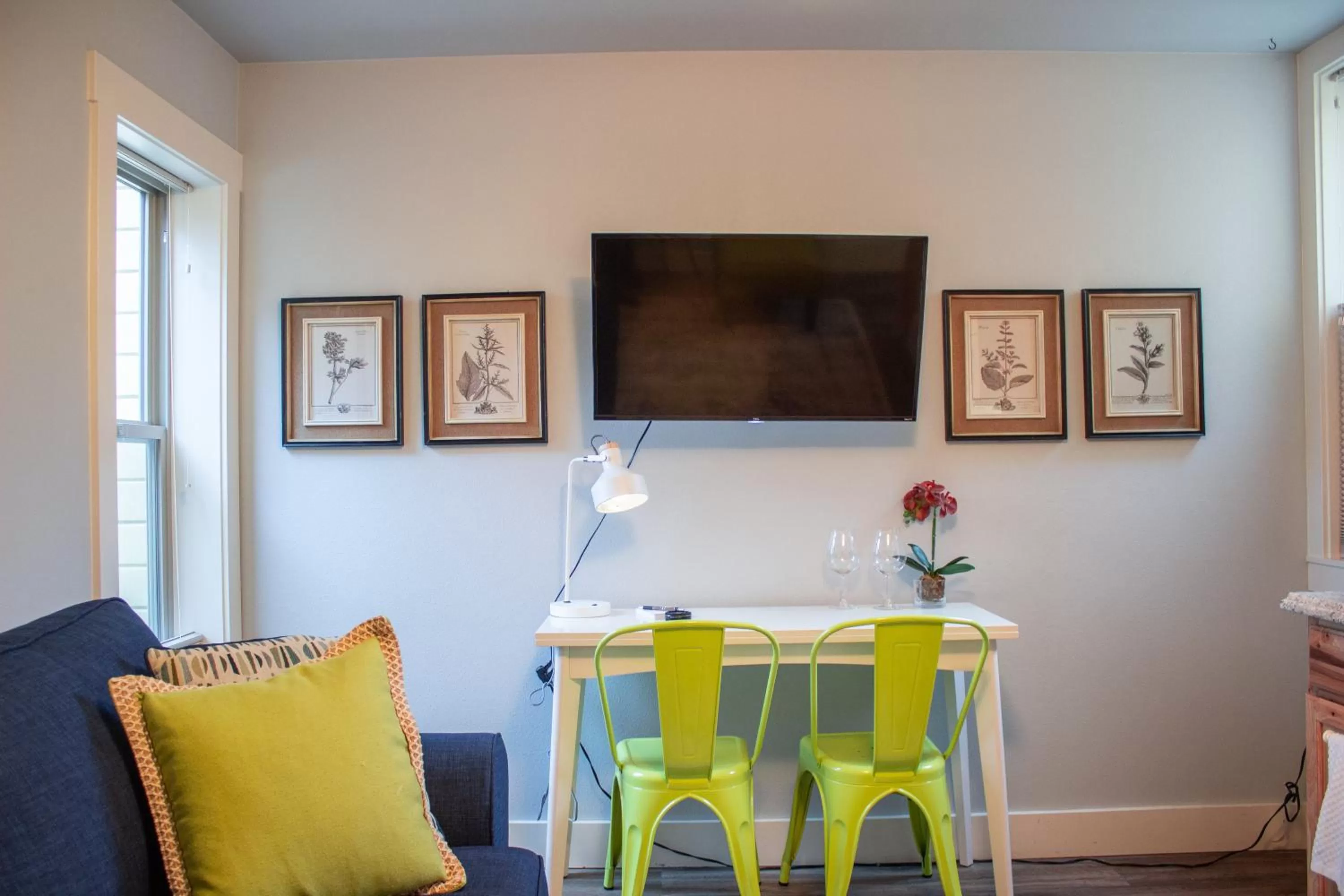 Living room in Douglas On Third