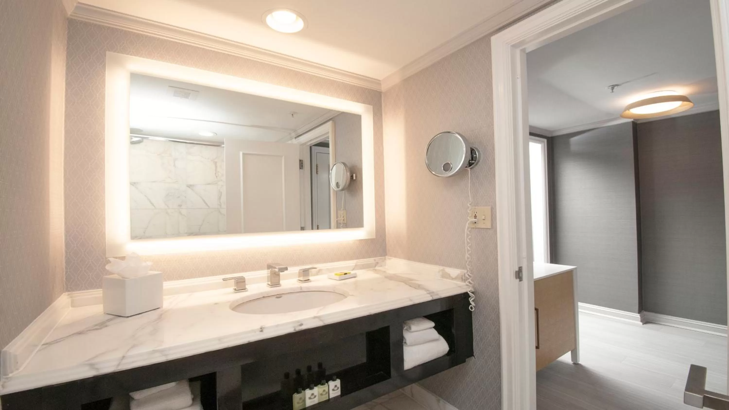 Bathroom in InterContinental Kansas City at the Plaza by IHG