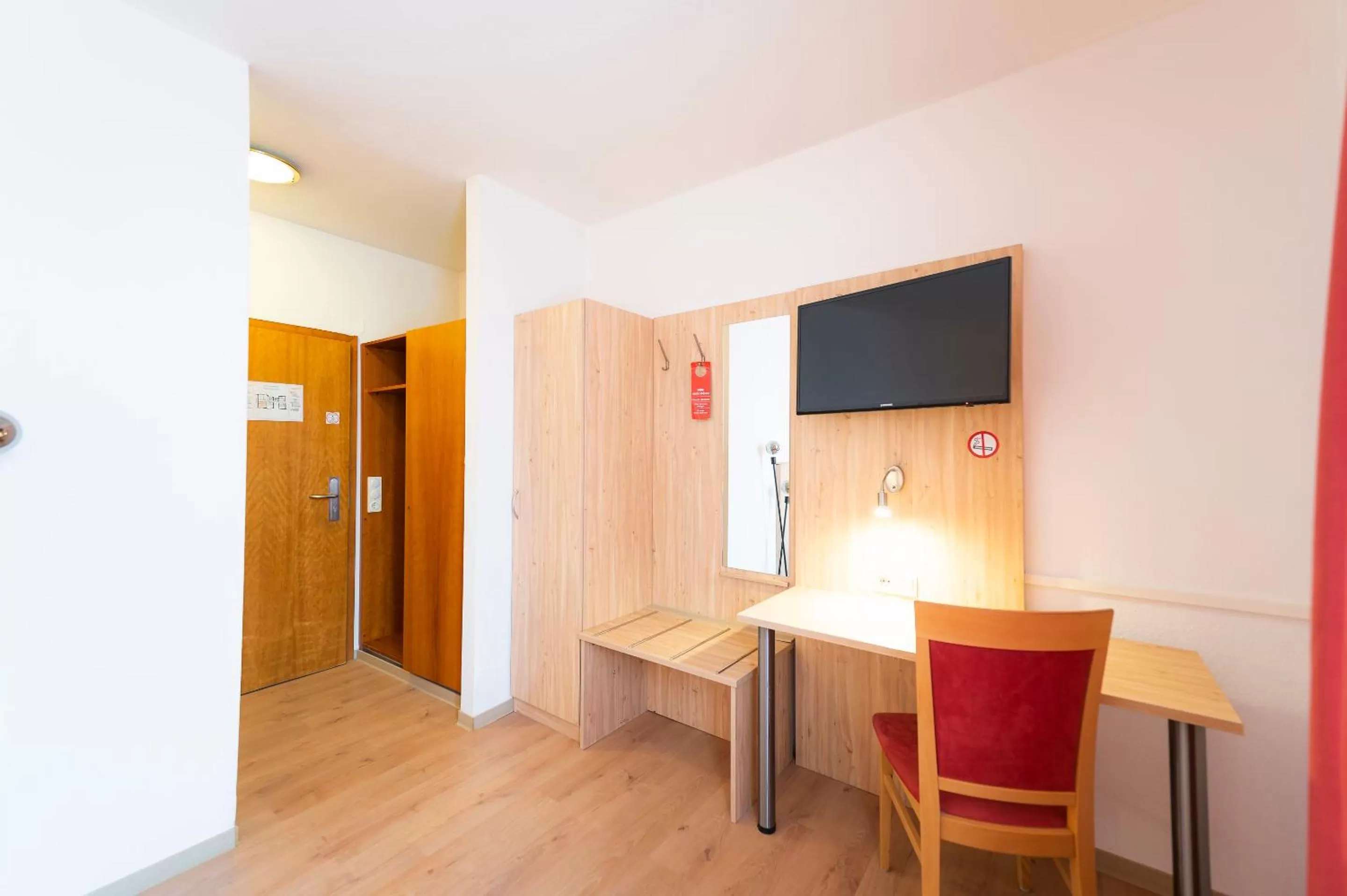 TV and multimedia in Hotel Astoria am Urachplatz