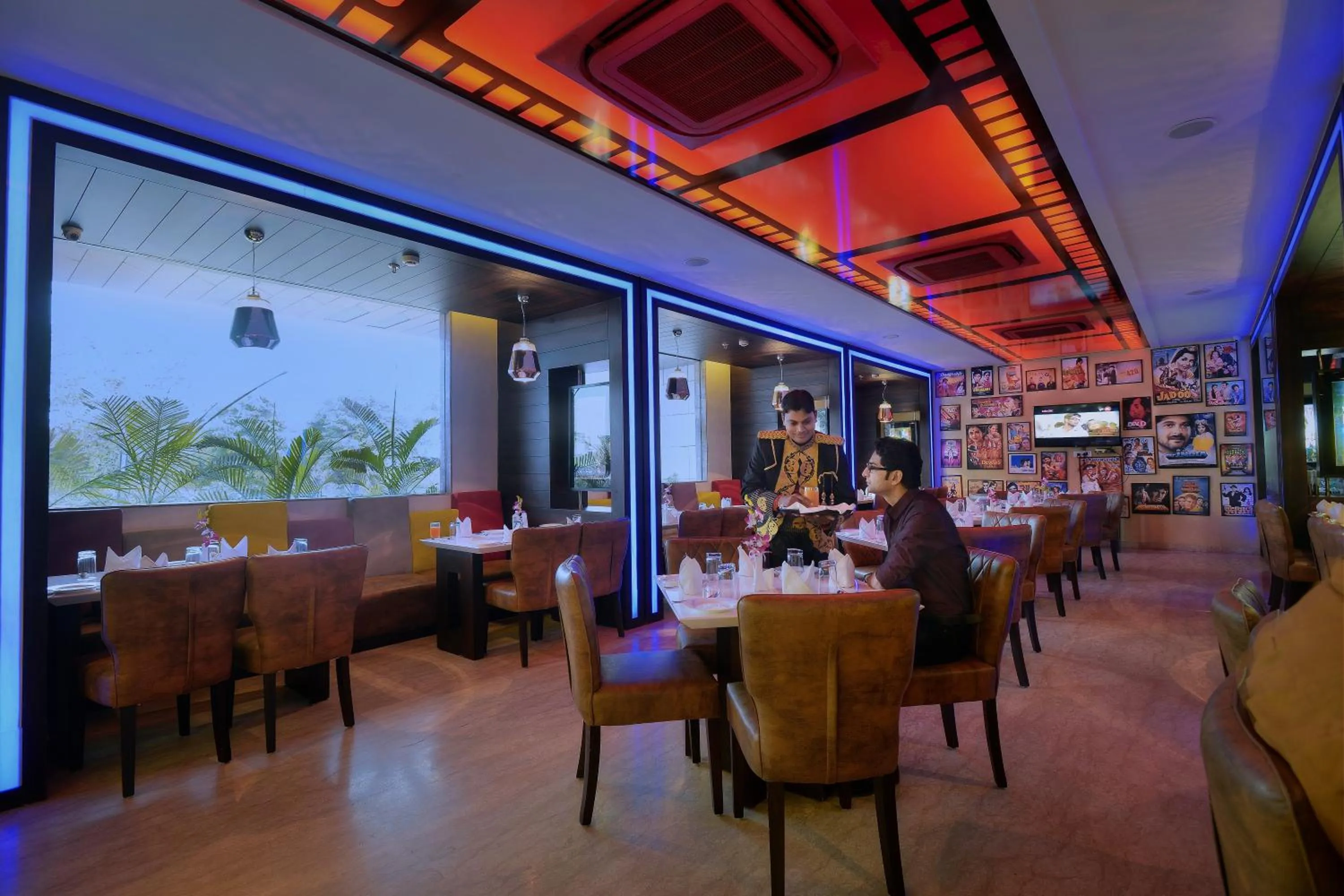 Restaurant/places to eat in Hotel Alleviate