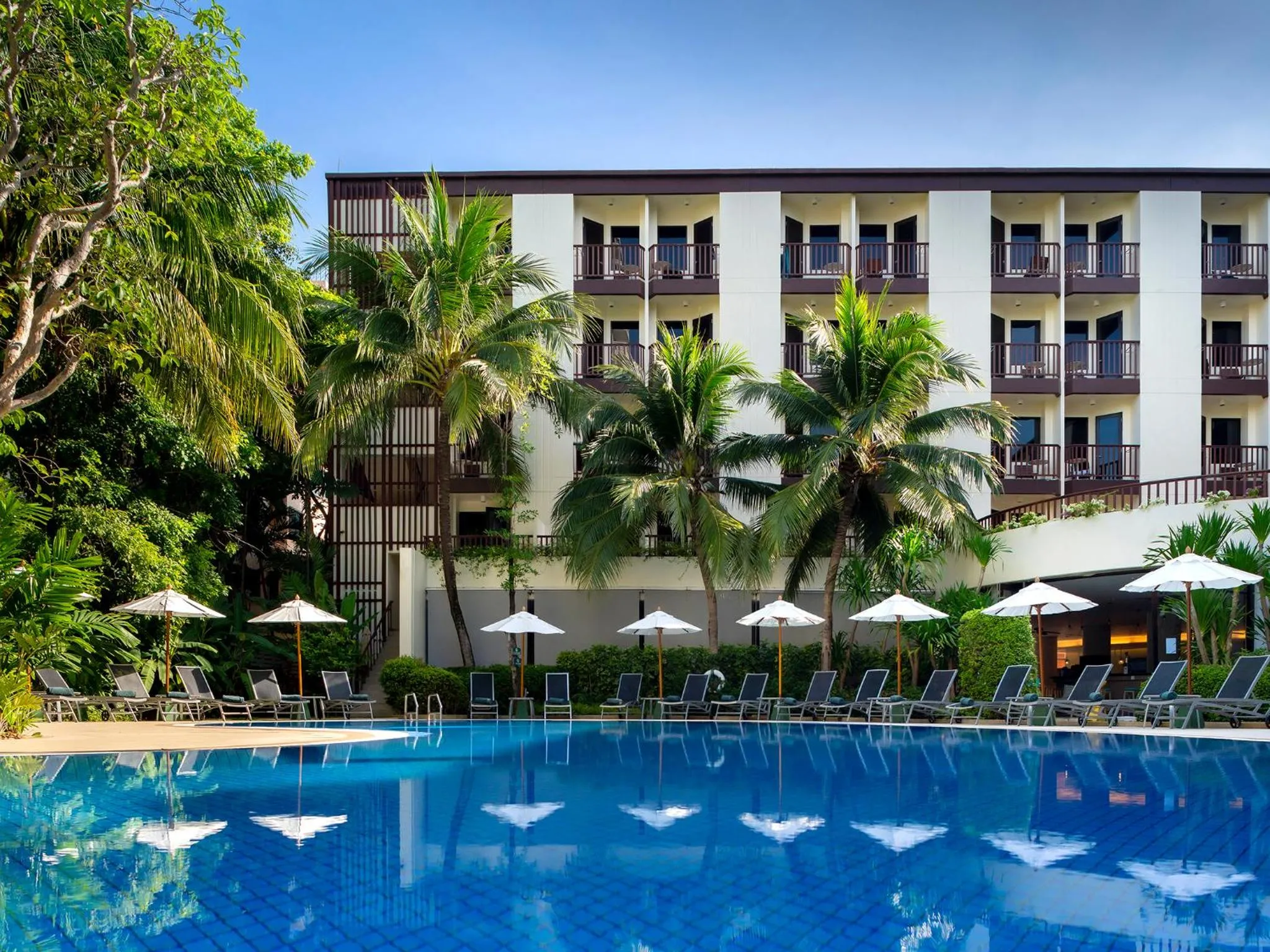 Swimming pool in Ibis Phuket Patong