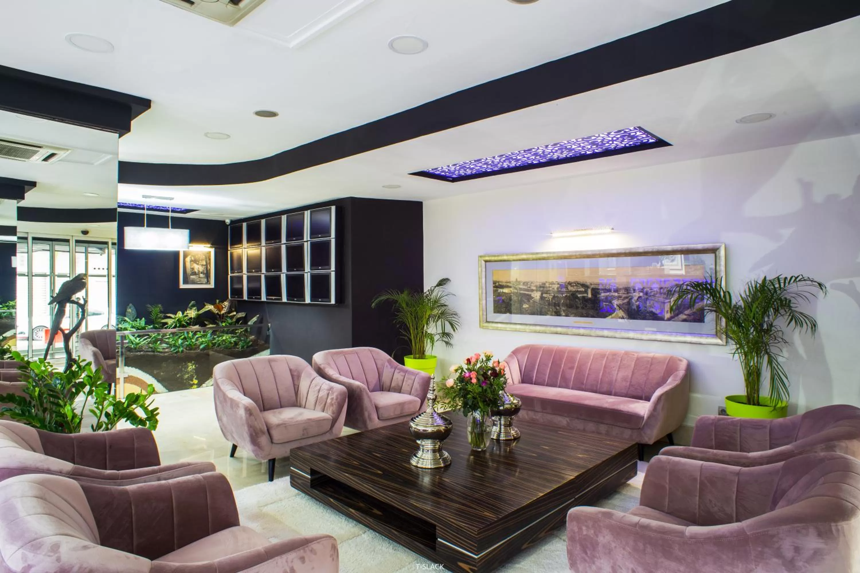 Property building in Hôtel Tanjah Flandria