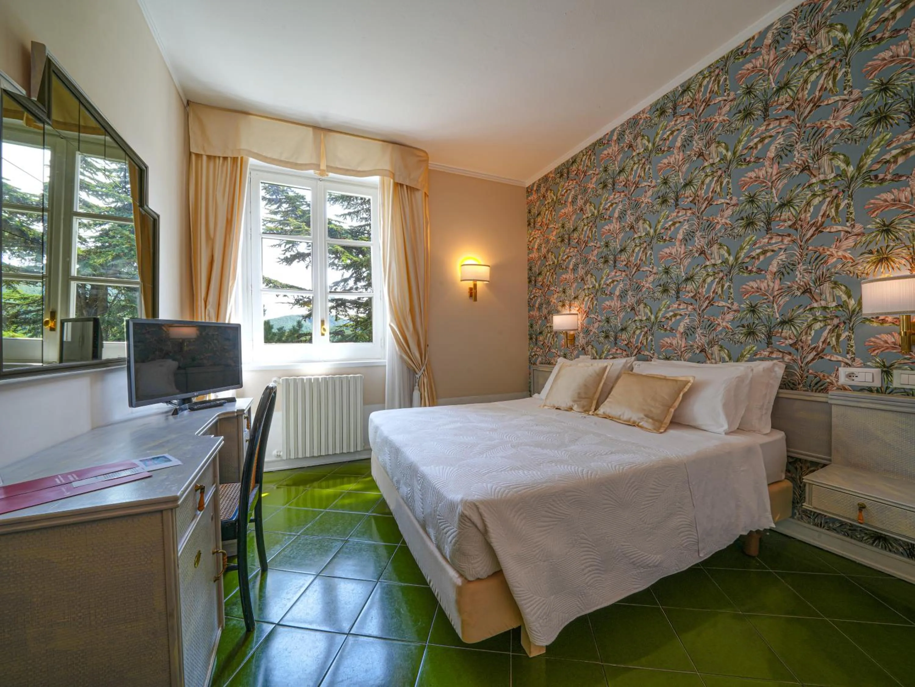 Bed in Hotel Scapolatiello