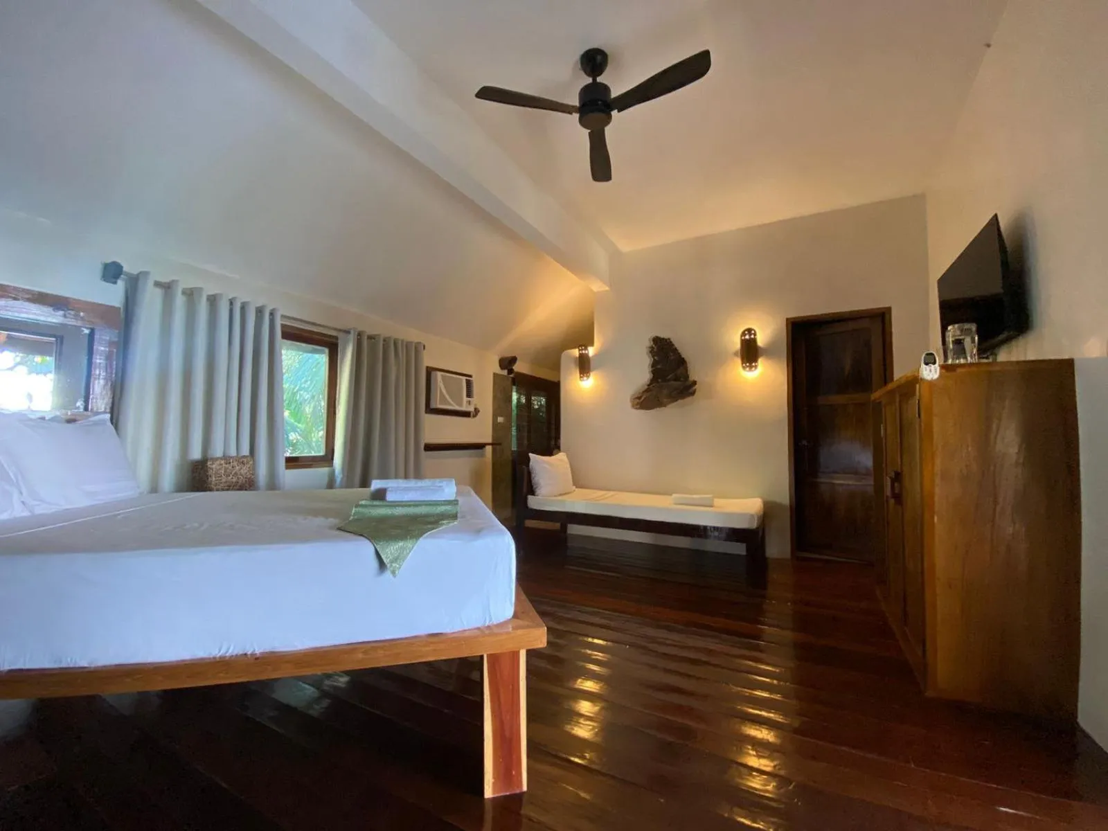 Bed in Happiness Boutique Resort El Nido