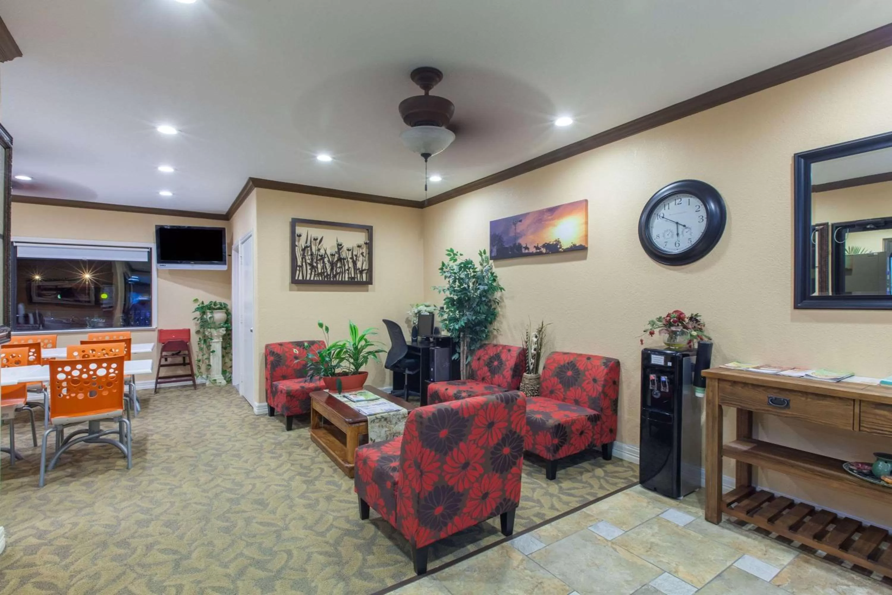 Lobby or reception in Super 8 by Wyndham Willowbrook Houston