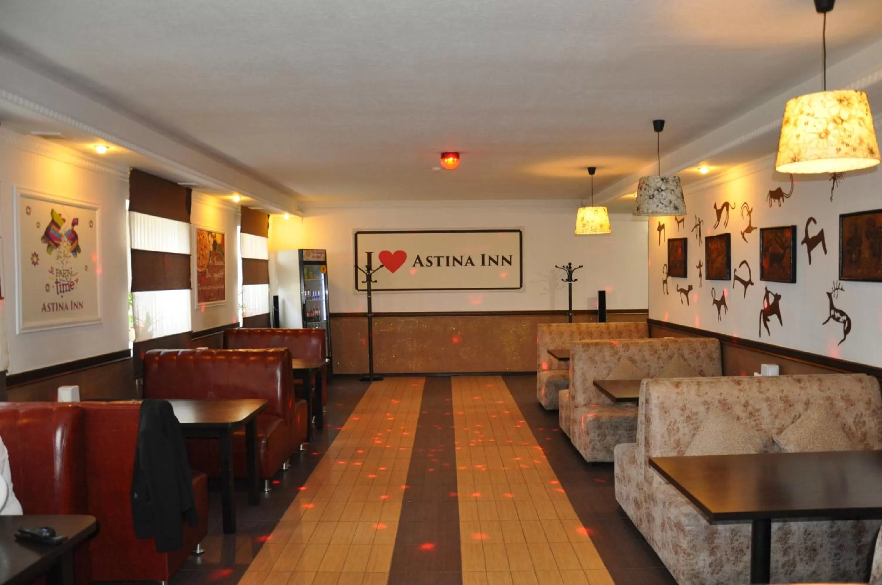 Food and drinks in Astina Hotel