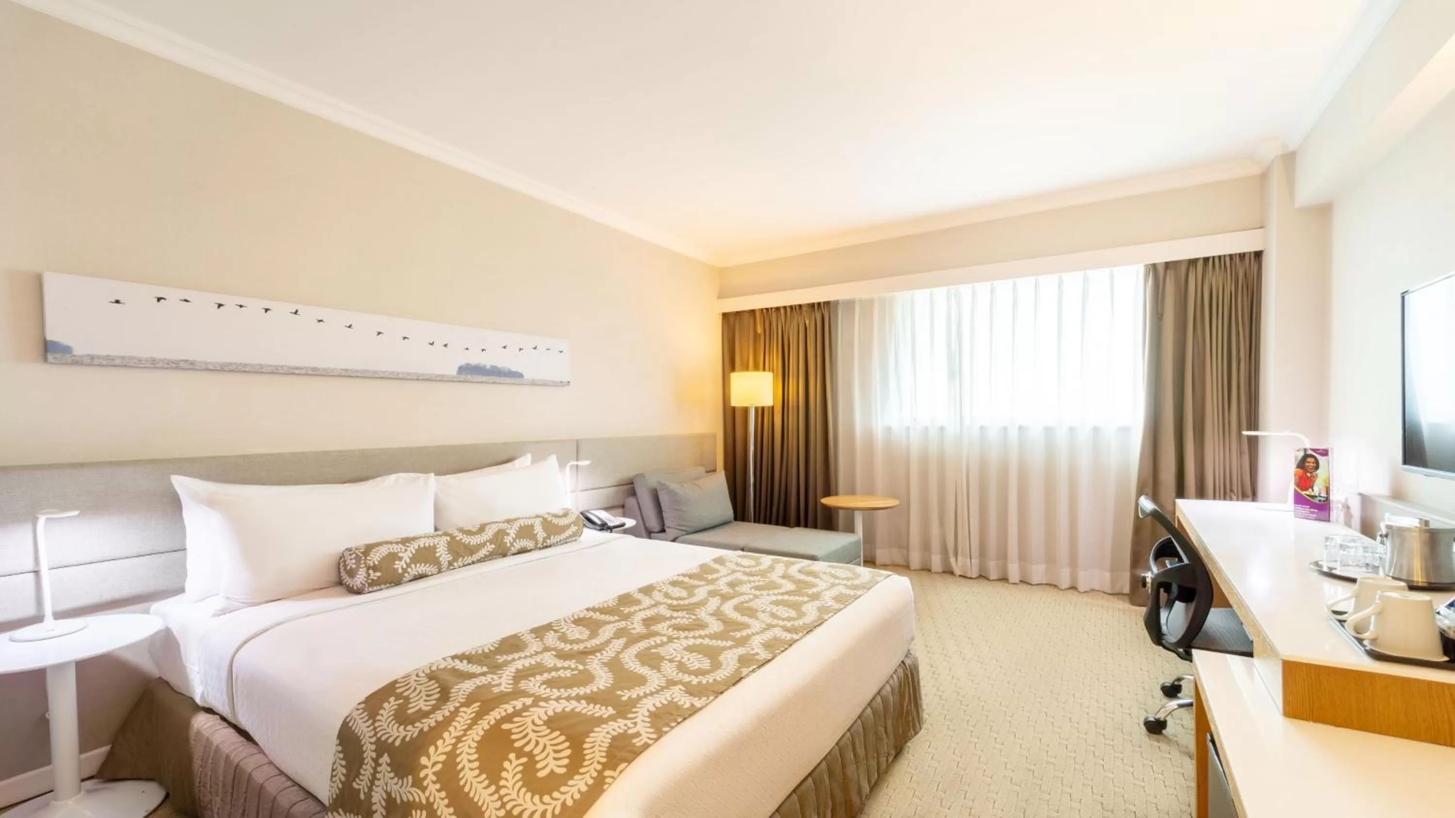 Photo of the whole room, Bed in Crowne Plaza Managua by IHG