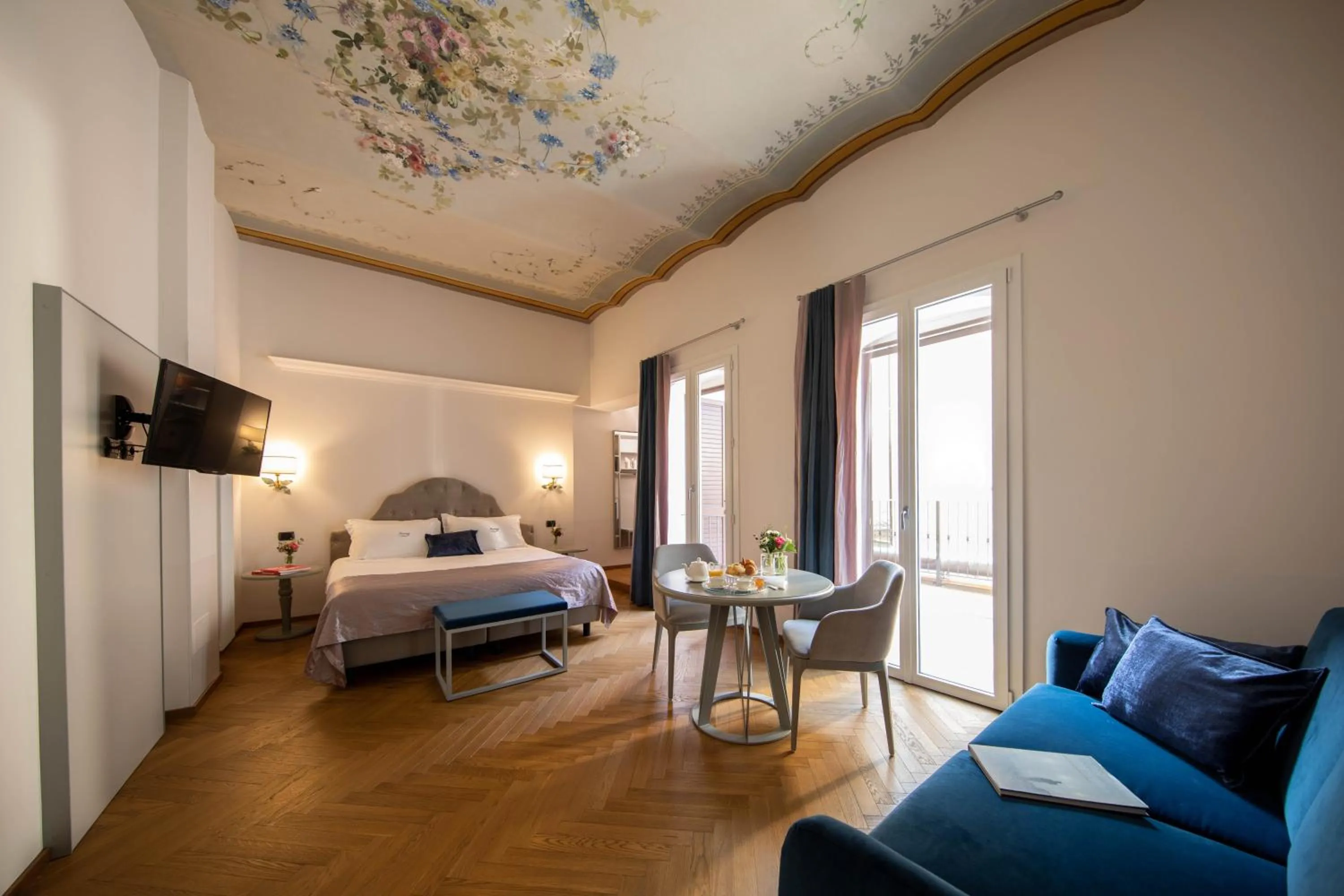 Bed in Hotel Touring