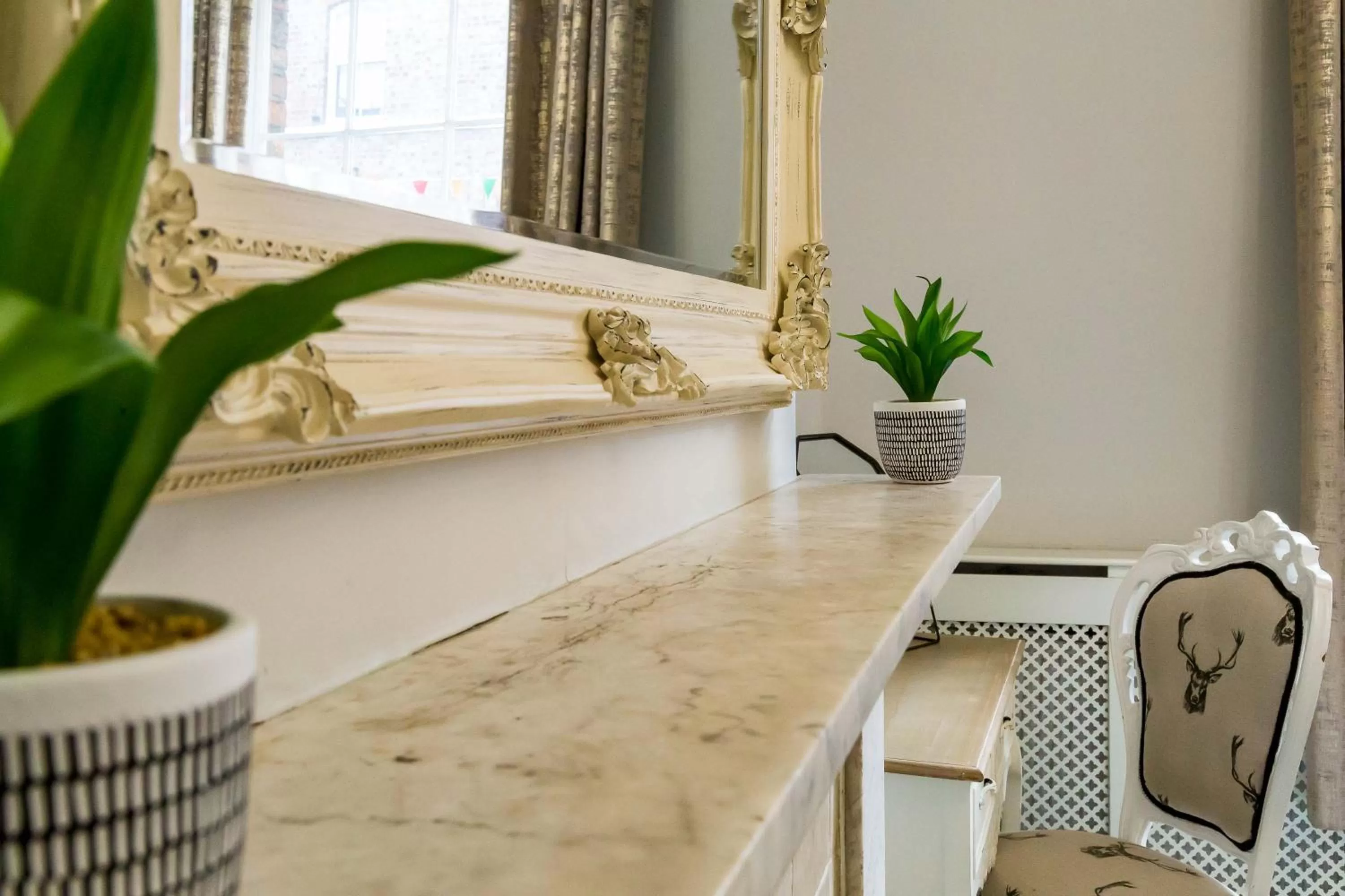 flat iron in Goodramgate Apartments