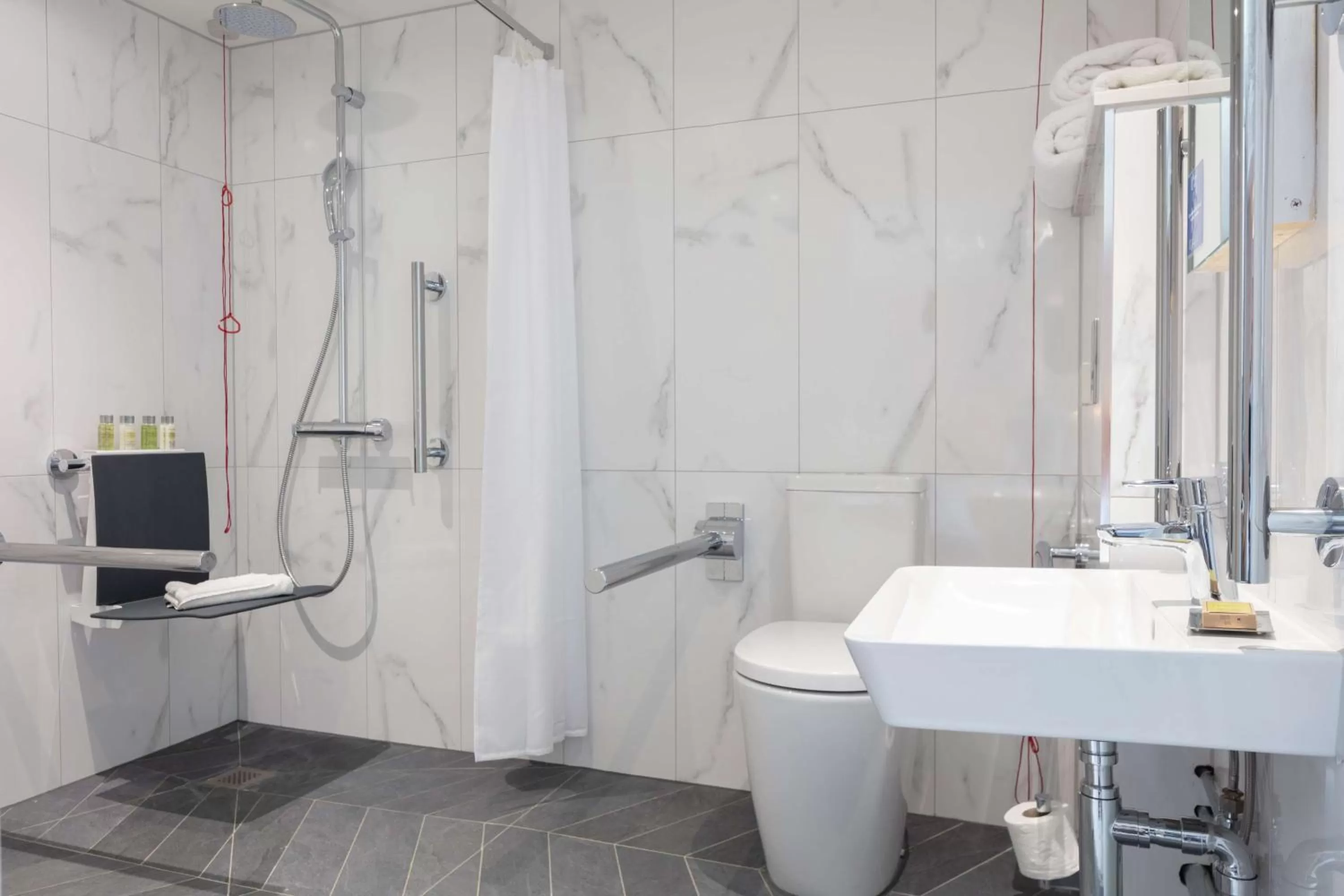 Bathroom in DoubleTree by Hilton London Elstree