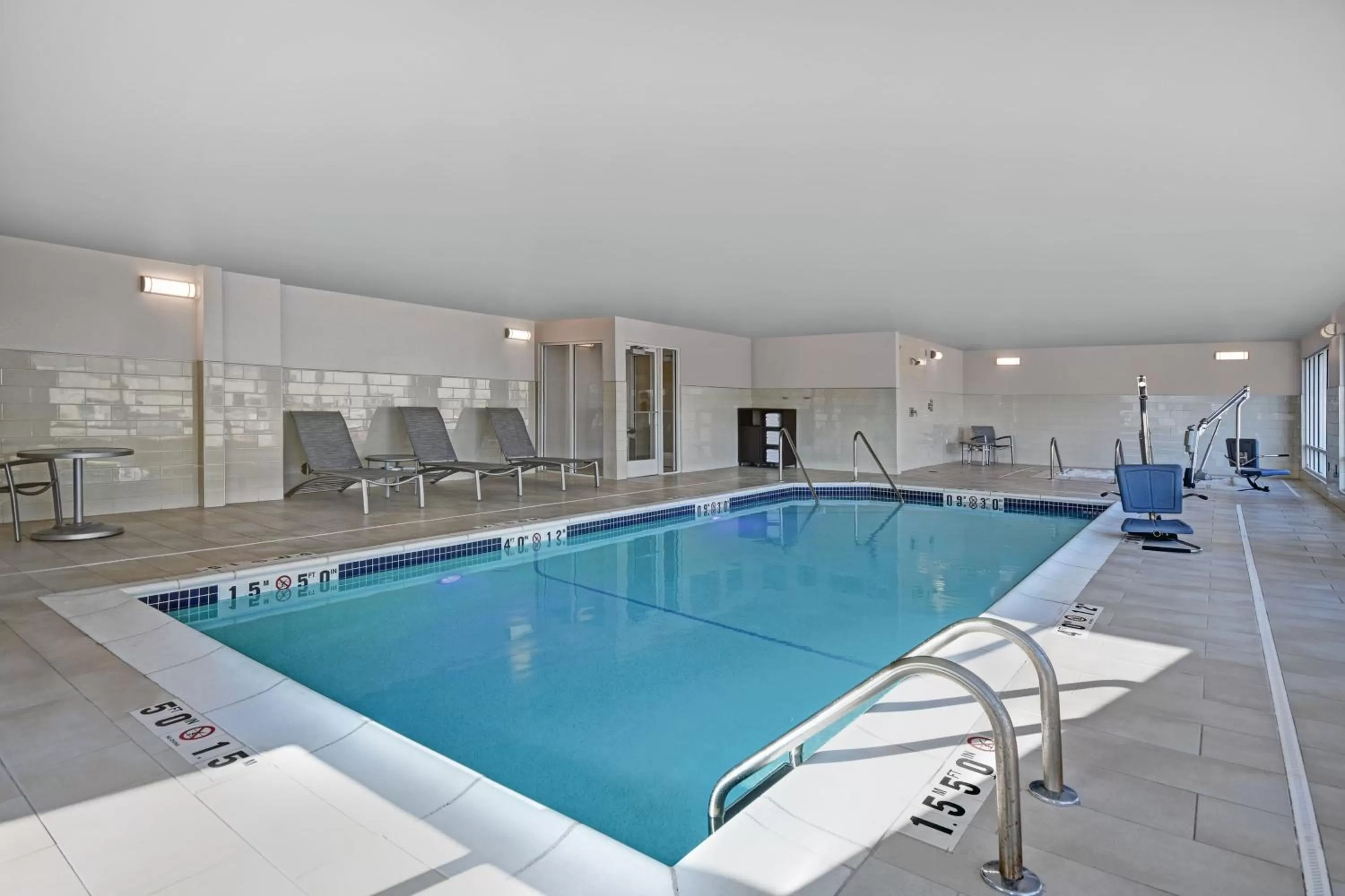 Swimming pool in TownePlace Suites by Marriott Grand Rapids Wyoming